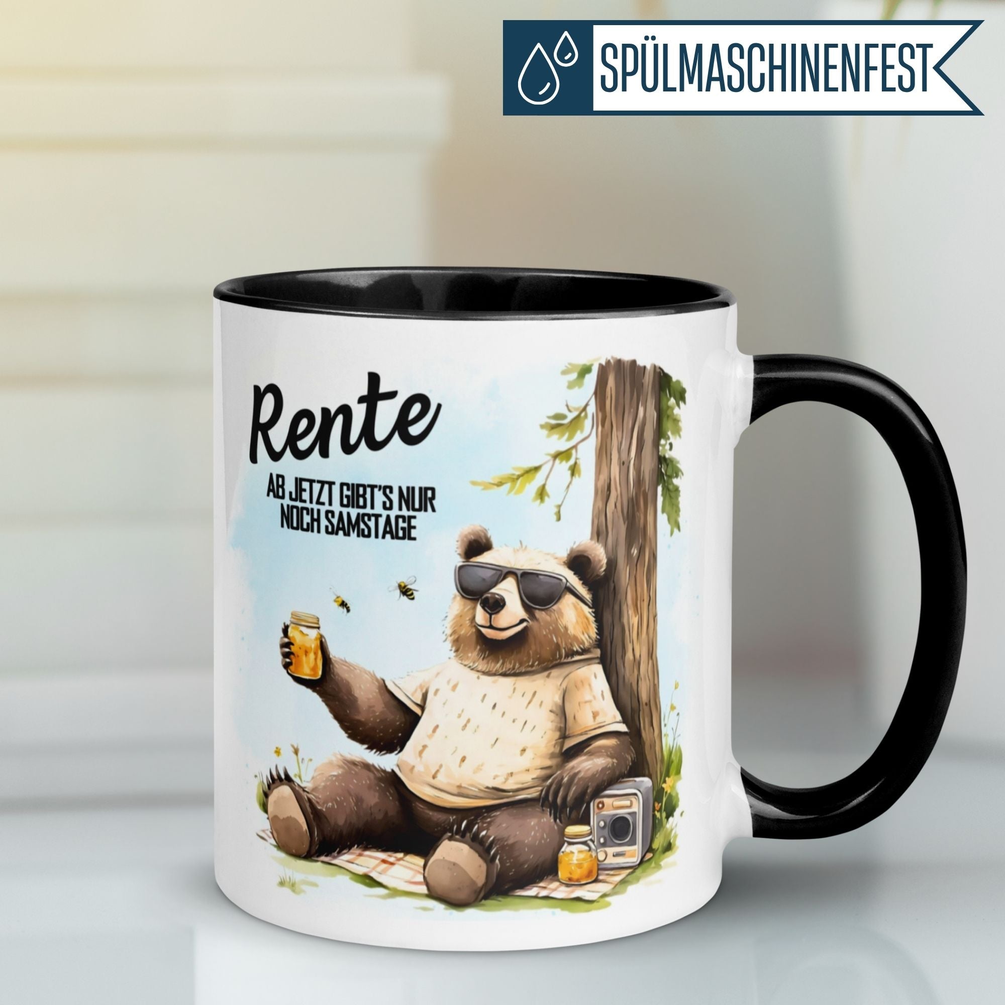 Momentals Tasse Rente mit witzigem Bären, der den Ruhestand und Samstage genießt.