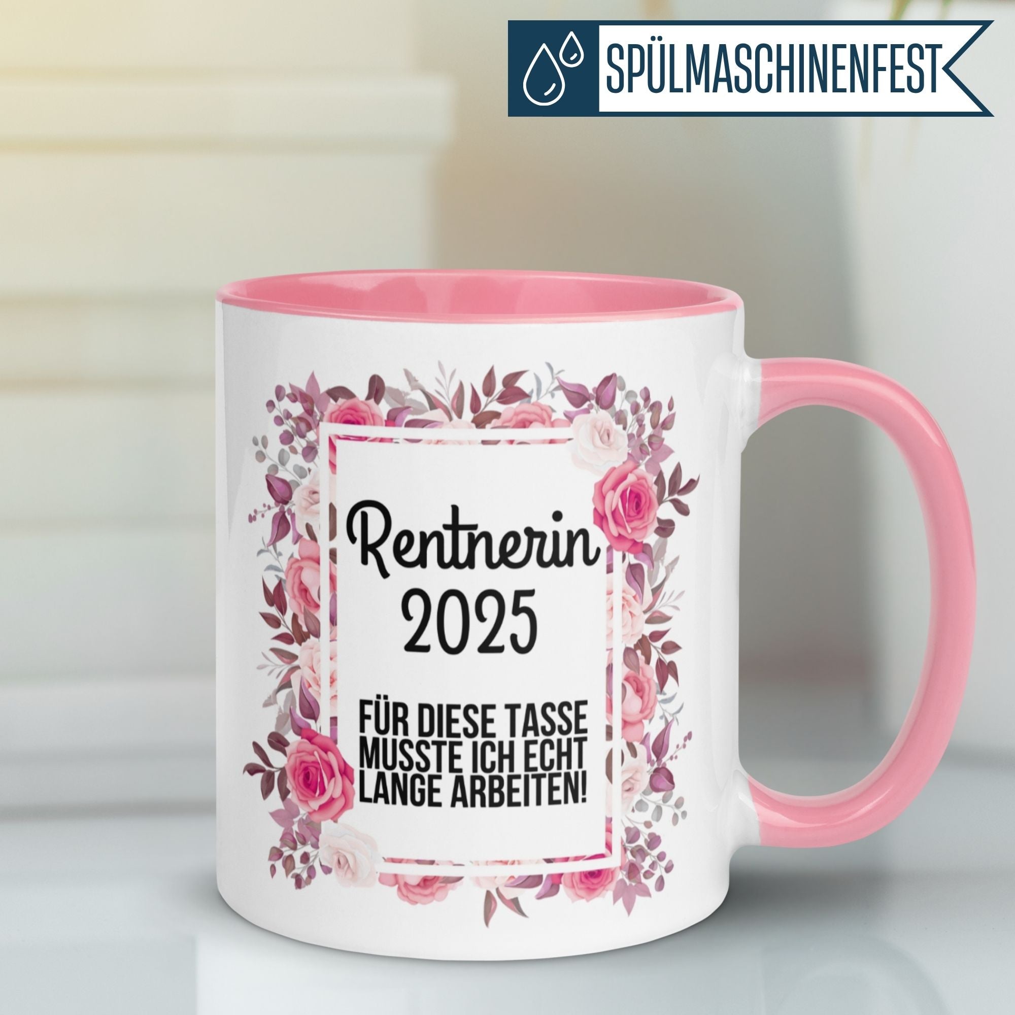 Momentals Tasse für Rentnerin 2025 mit buntem Blumenkranz und Spruch über lange Arbeit