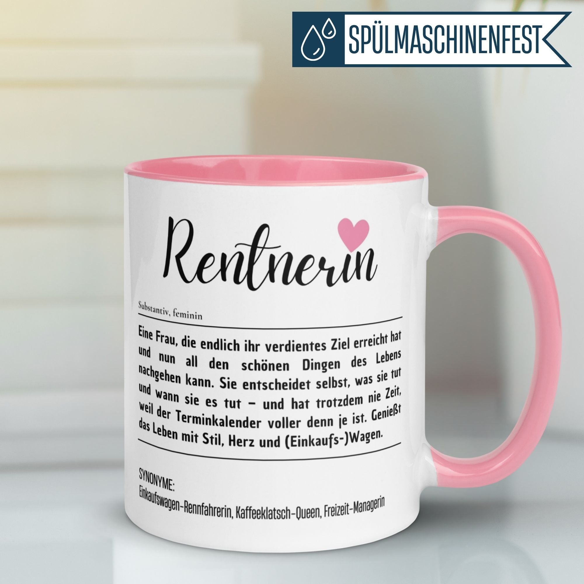 Momentals Tasse für Rentnerinnen mit humorvollem Spruch und Herzmotiv, perfektes Geschenk zum Renteneintritt.