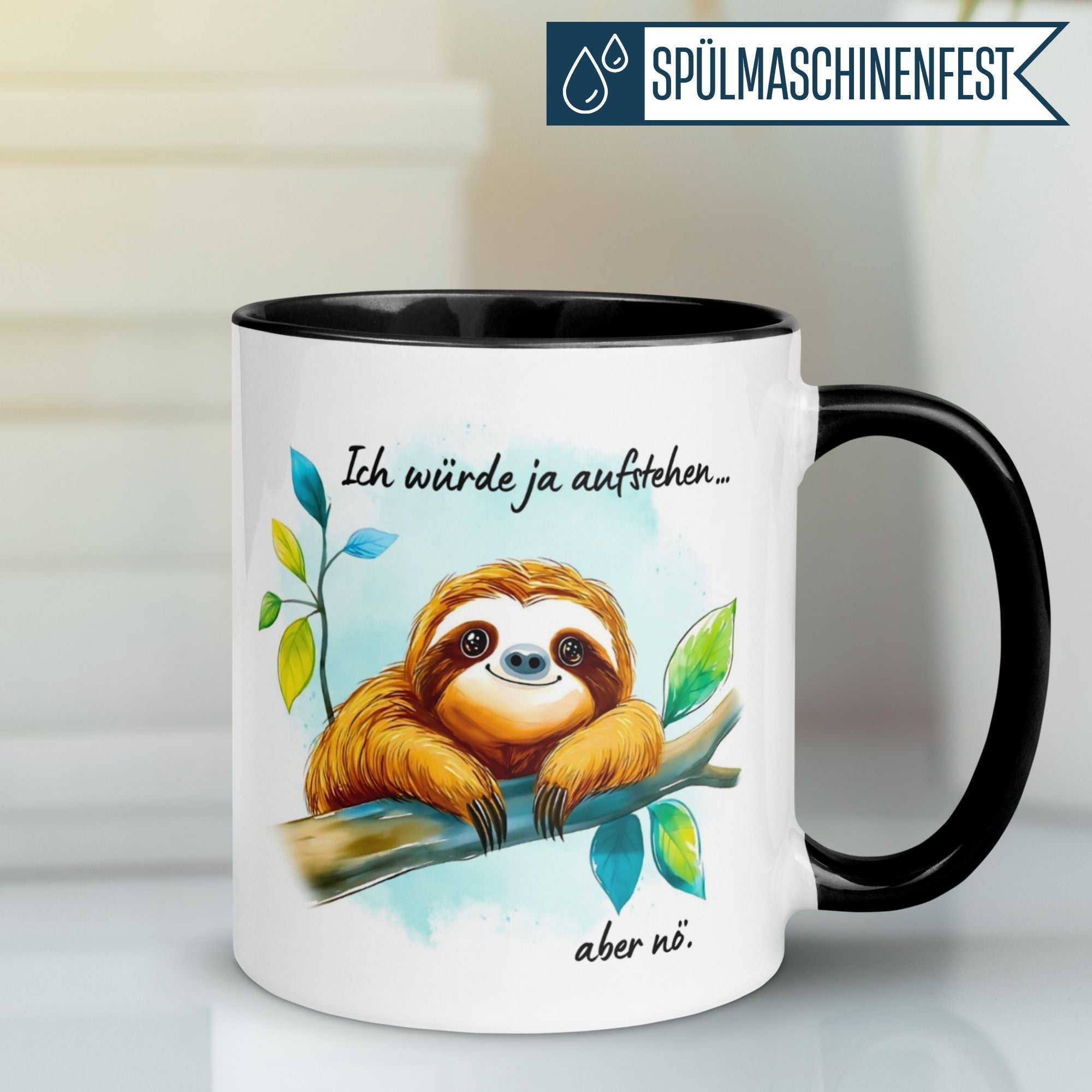 Momentals Tasse mit Faultier-Motiv und humorvollem Spruch für Kaffee-Liebhaber und Morgenmuffel.