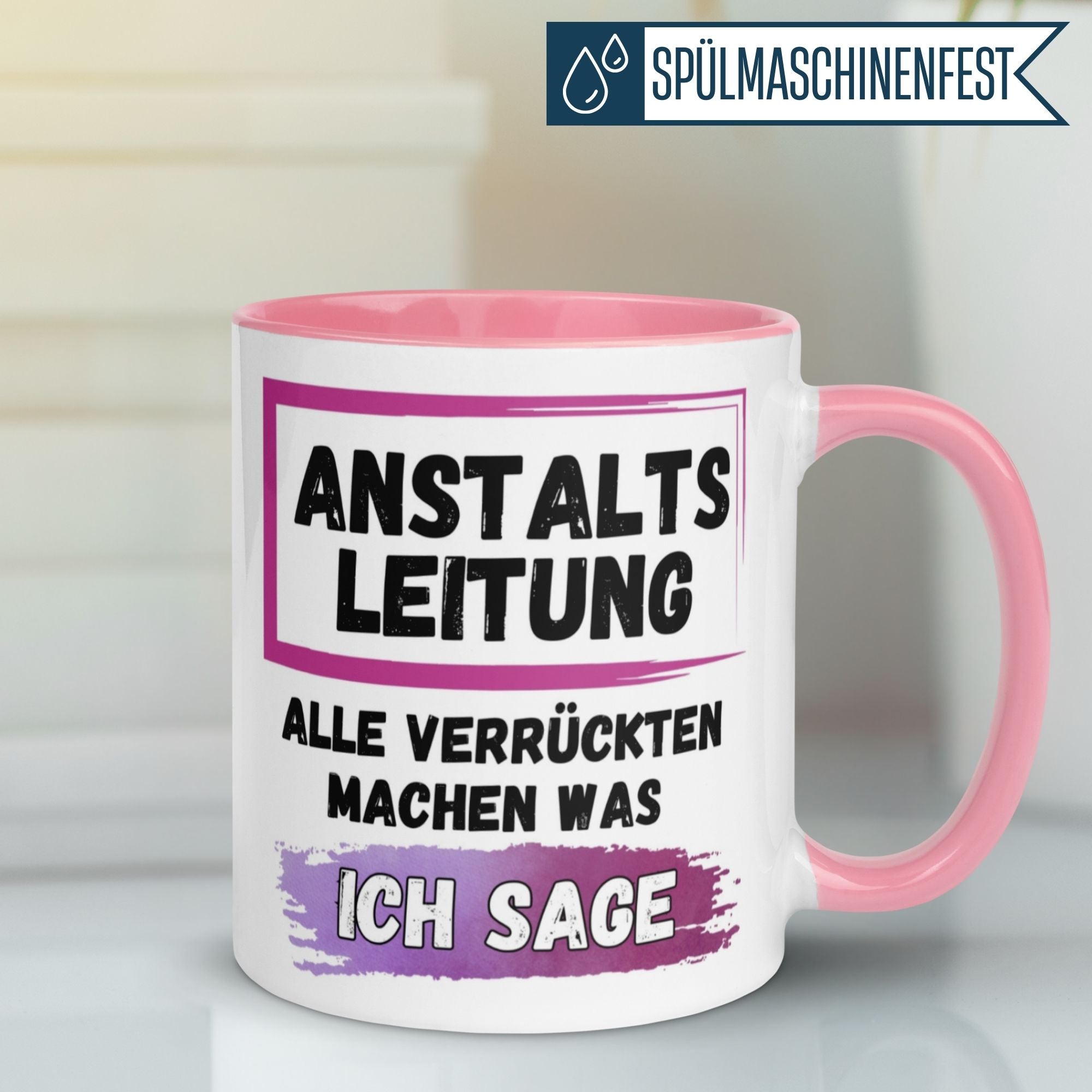 Momentals Tasse Chefin mit humorvollem Spruch: 'Alle Verrückten machen was ich sage', perfekt als Abschiedsgeschenk.