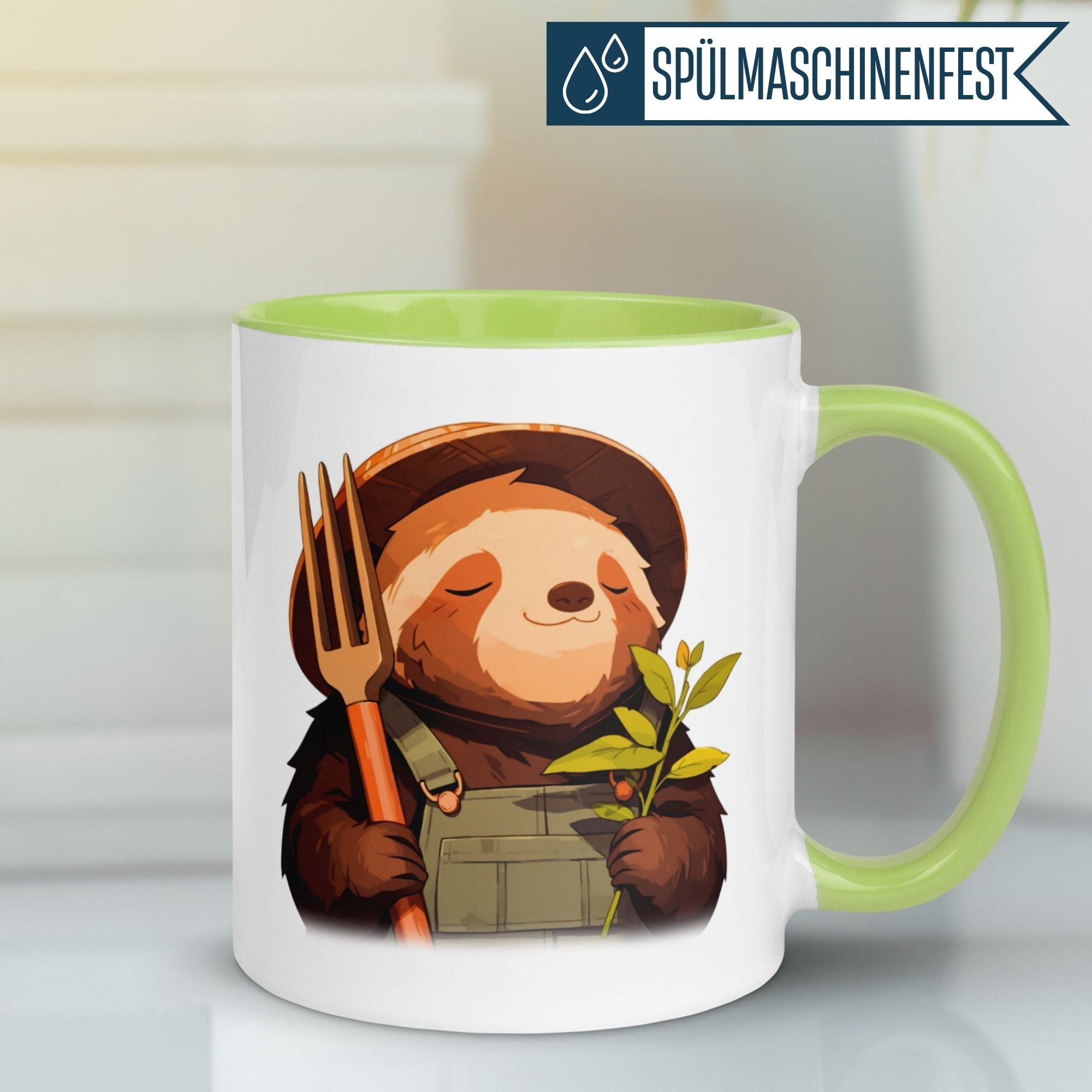 Momentals® Tasse mit Faultier als Gärtner, Heugabel und Pflanze, perfekt für entspannte Tierfreunde.