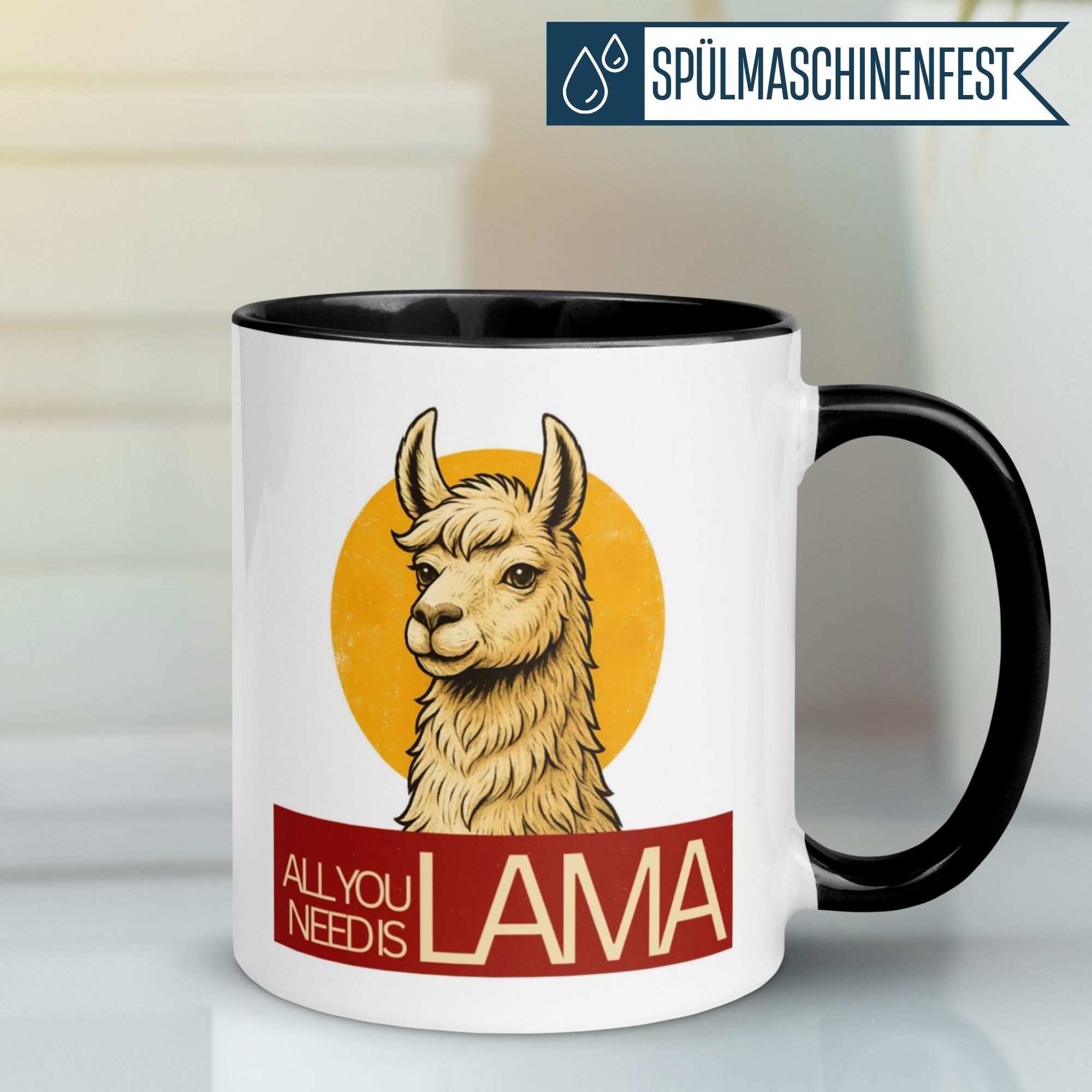 Momentals® Tasse mit Lama-Illustration und Spruch "All you need is LAMA" auf hellem Hintergrund.