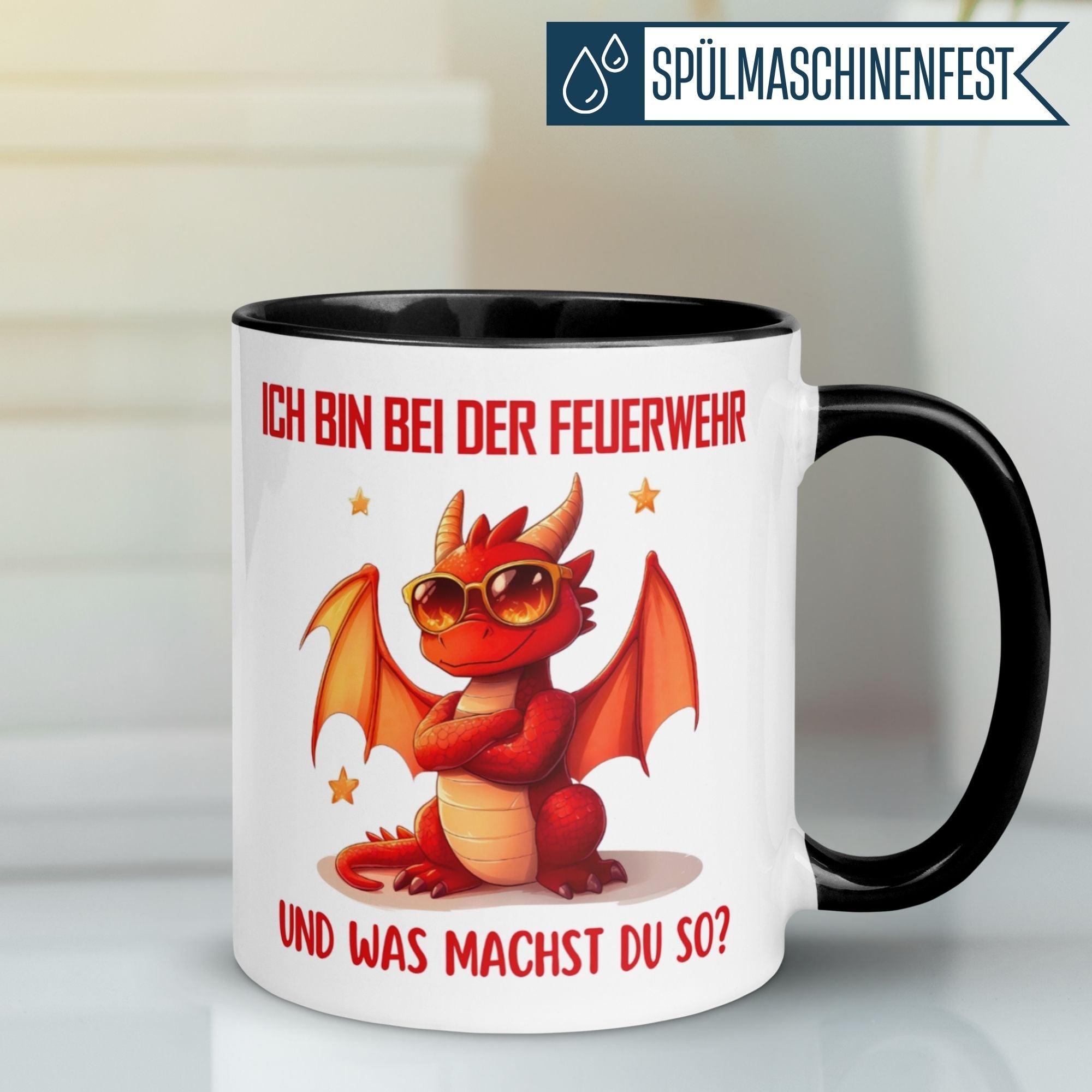 Momentals® Tasse mit Drache in Sonnenbrille und Spruch: Ich bin bei der Feuerwehr – Und was machst du so?