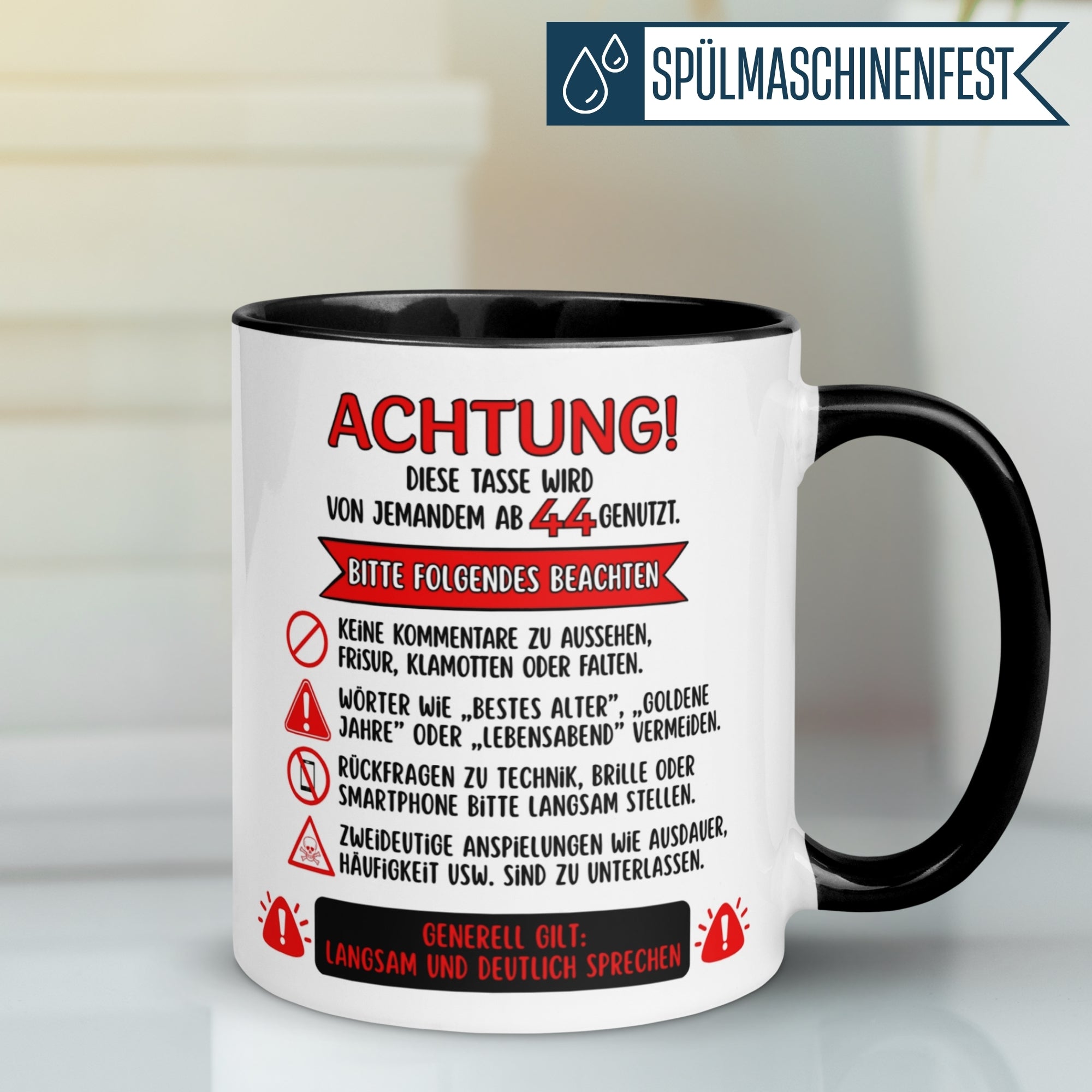 Momentals® Tasse 44. Geburtstag | Warnhinweis & Spruch | Achtung – Diese Tasse wird von jemandem ab 44 genutzt
