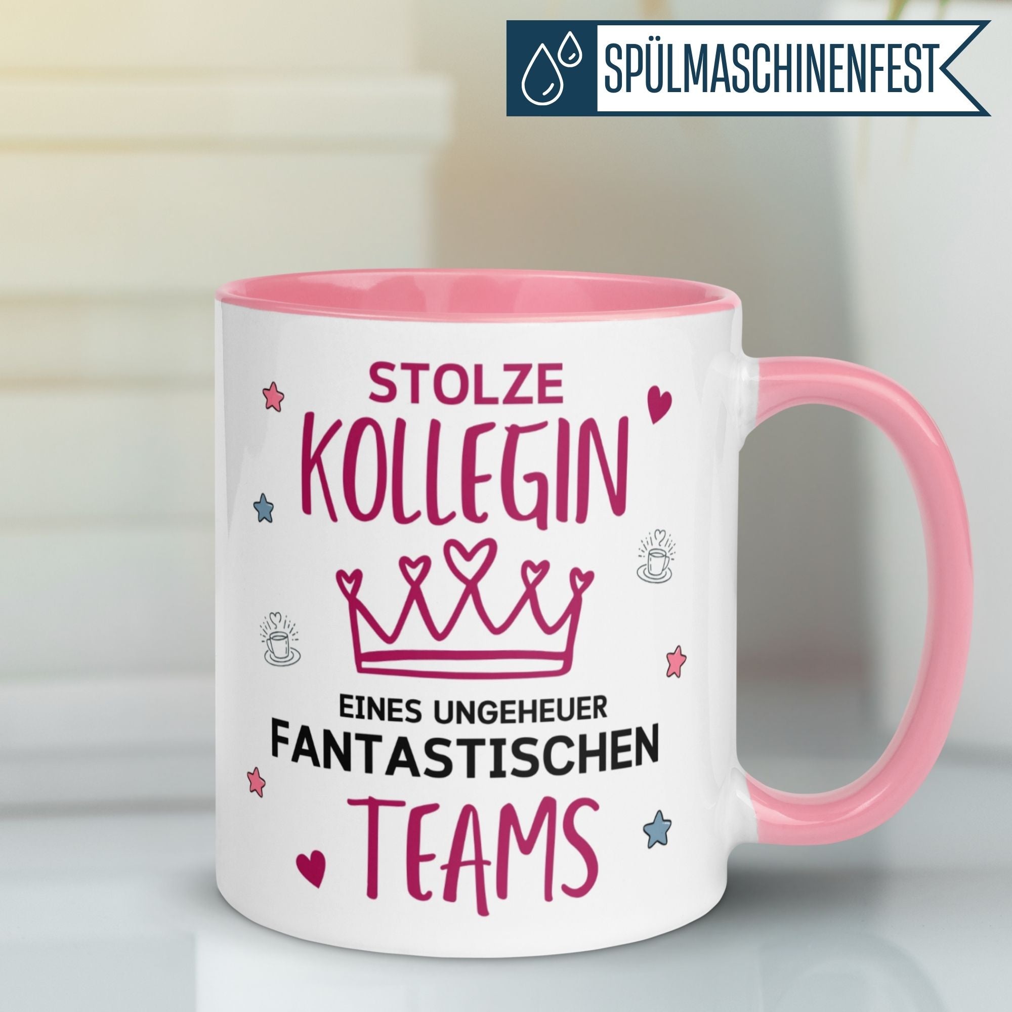 Momentals Tasse für stolze Kollegin mit Krone und bunten Sternen, perfektes Teamgeschenk.