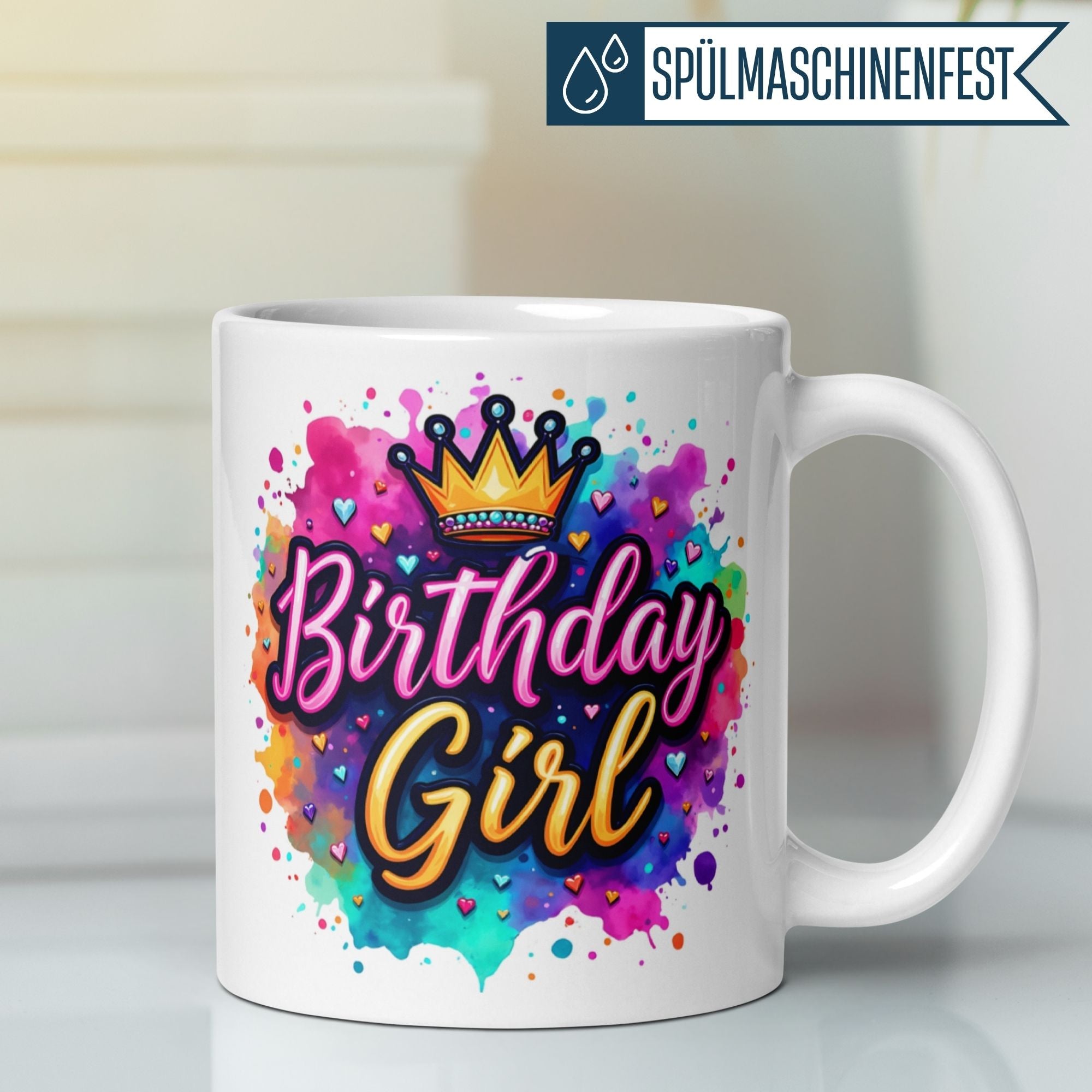 Bunte Momentals® Tasse für das Geburtstagsmädchen mit Krone und Herzchen-Design.