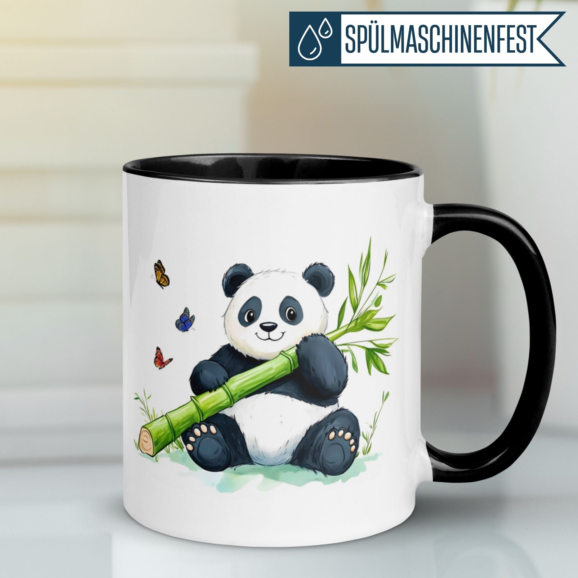 Momentals Tasse mit Panda und Bambus, ideal für Morgenmuffel, zeigt humorvolle Entspannung.