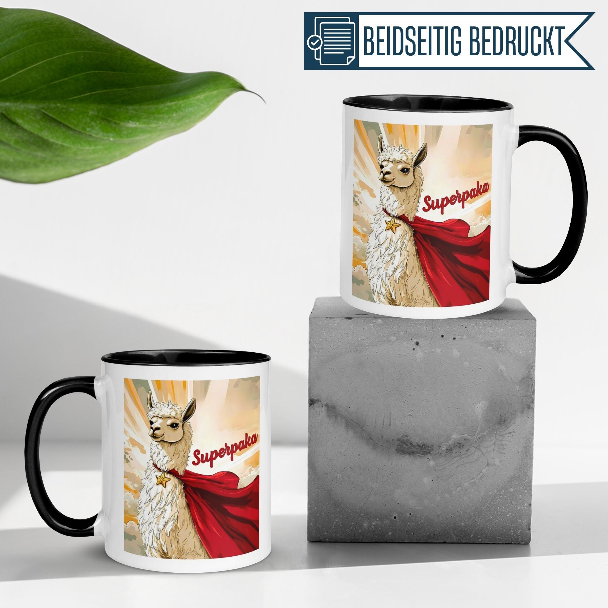 Momentals® Tasse mit Alpaka Superhelden-Motiv und rotem Cape, humorvoller Kaffeebecher für Tierliebhaber.