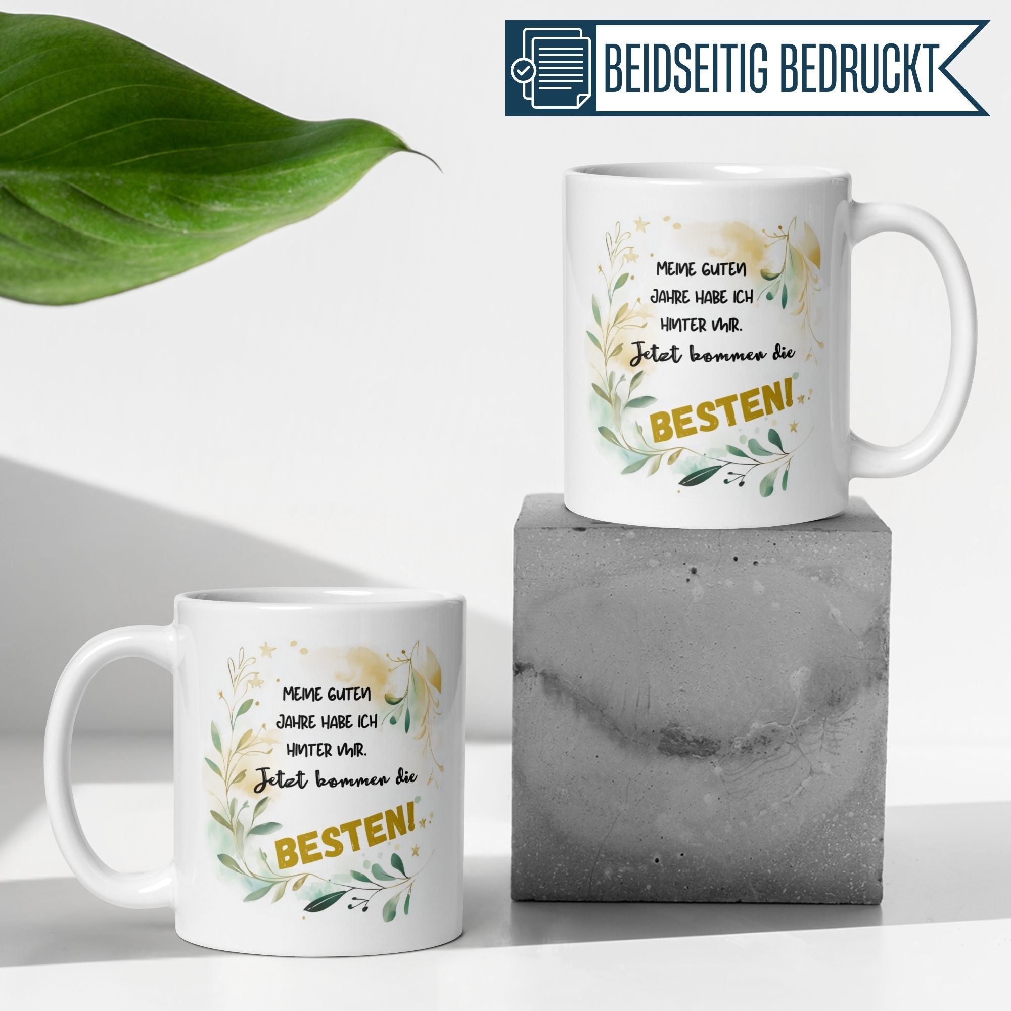 Zwei Momentals Tassen mit motivierendem Spruch, beidseitig bedruckt in Aquarell Grün-Gold, für einen neuen Lebensabschnitt.