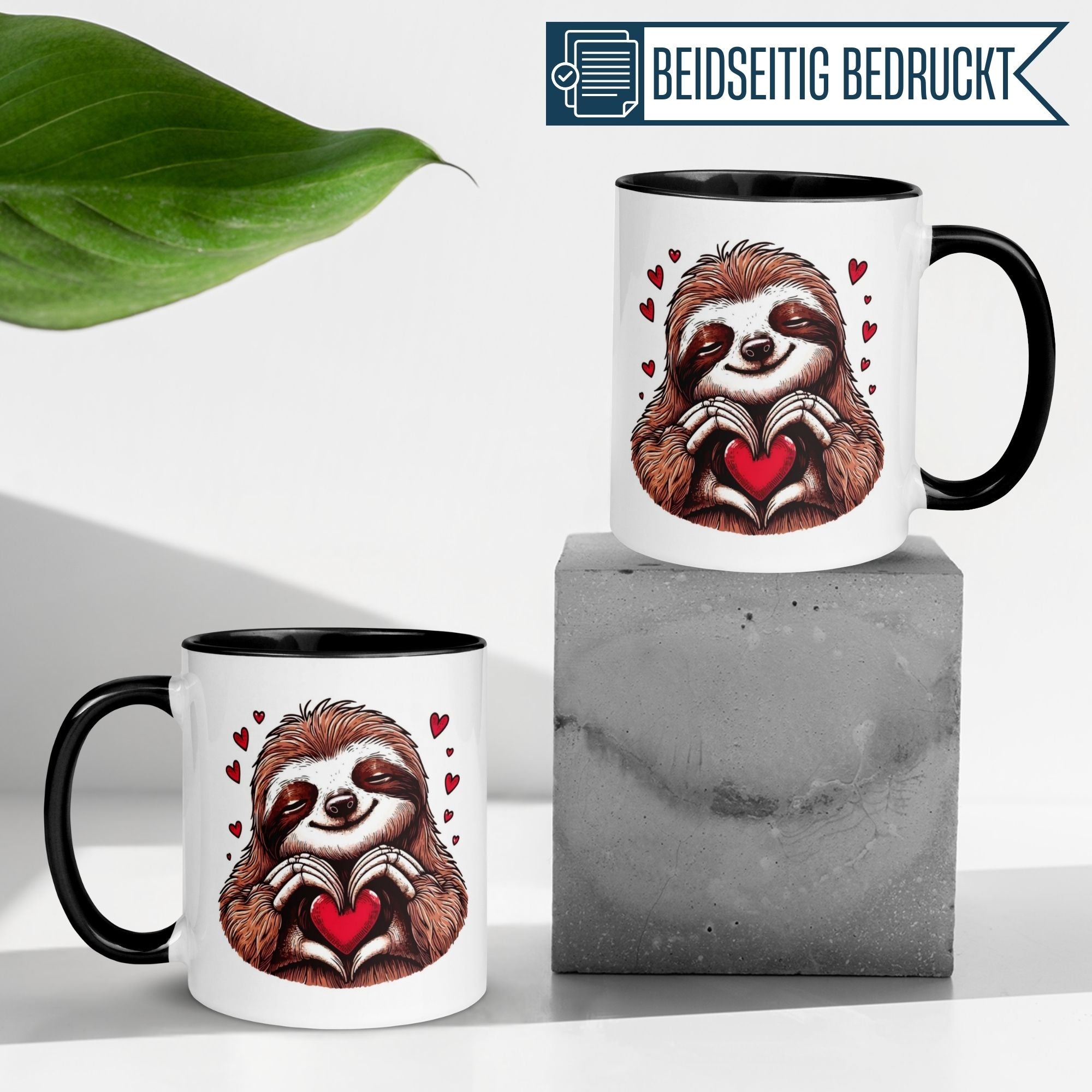 Momentals Tasse mit Faultier, Herzmotiv; witziger Becher für tierliebe Genießer.