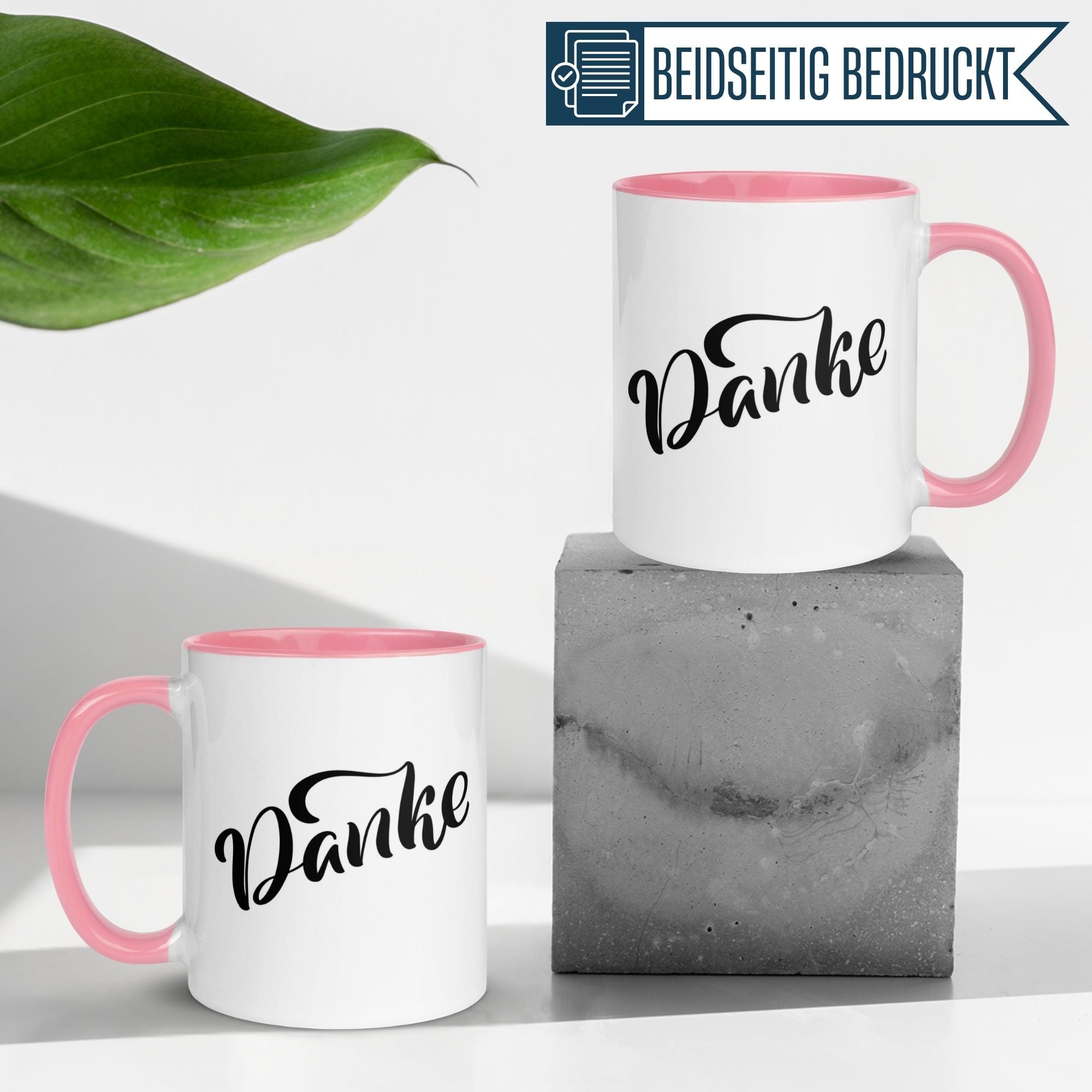 Momentals Tasse mit Aufschrift "Danke" in stylischem Minimalismus, perfekt für kreative Kaffeepausen.
