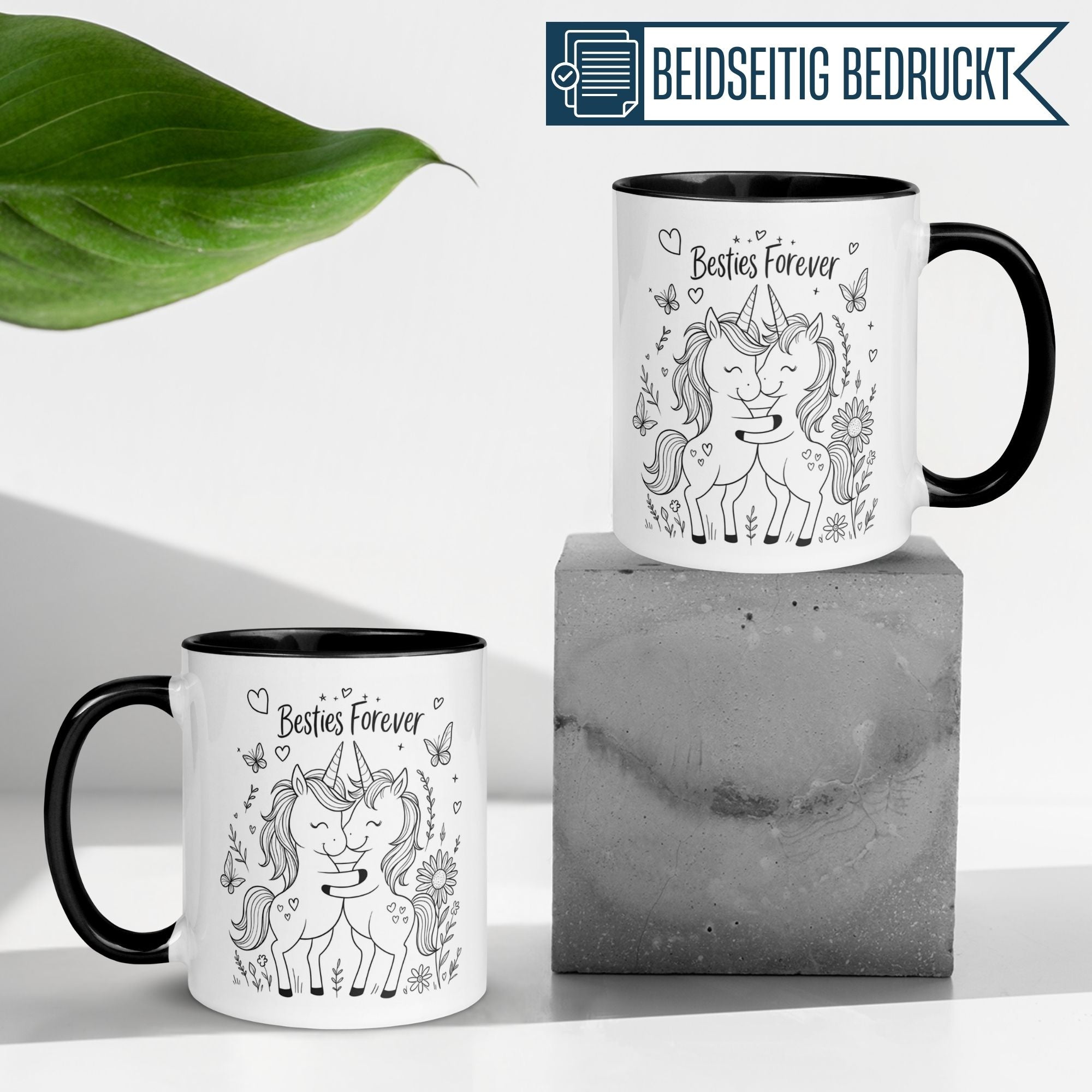 Momentals Tasse mit Einhörnern, 'Besties Forever', umarmend mit Blumen und Schmetterlingen. Perfekt für beste Freunde.