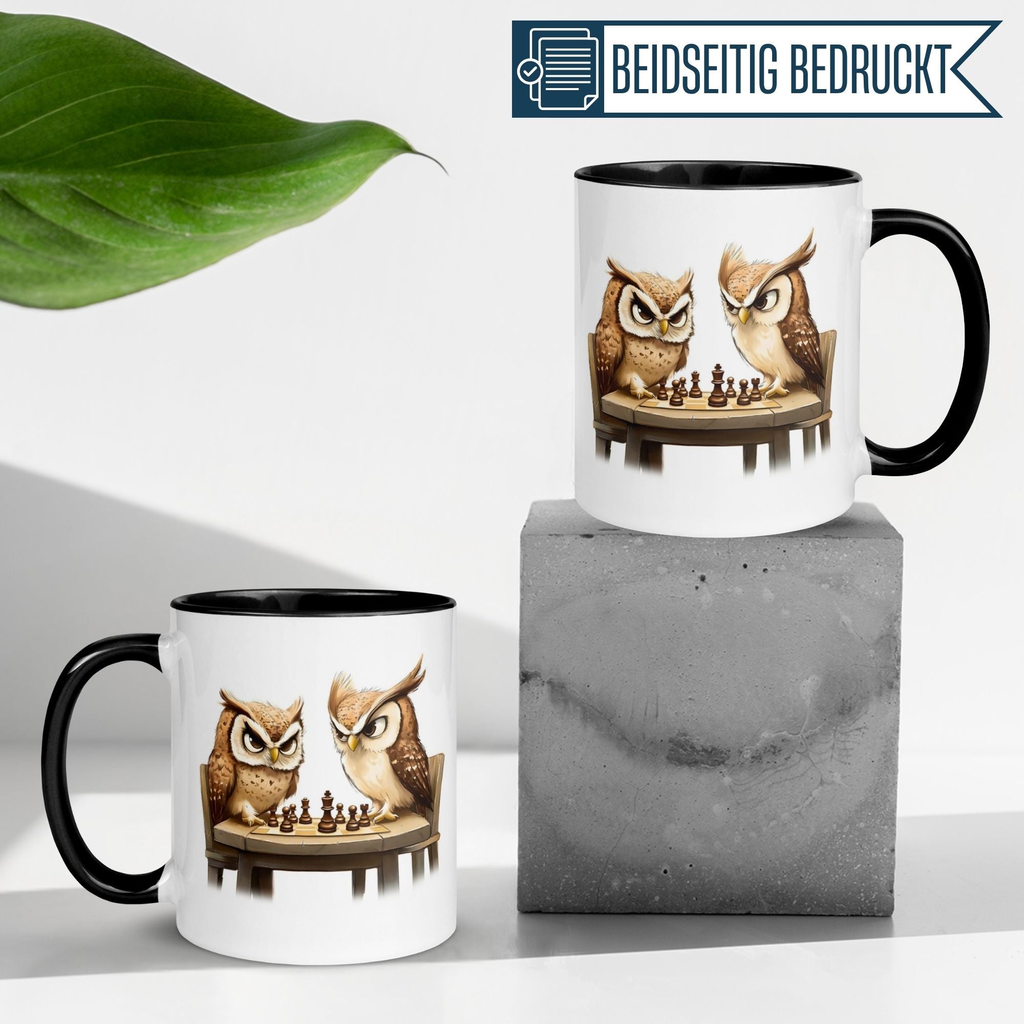 Momentals Tasse mit Eulen bei Schachpartie, humorvolles Design für Tierliebhaber, beidseitig bedruckt