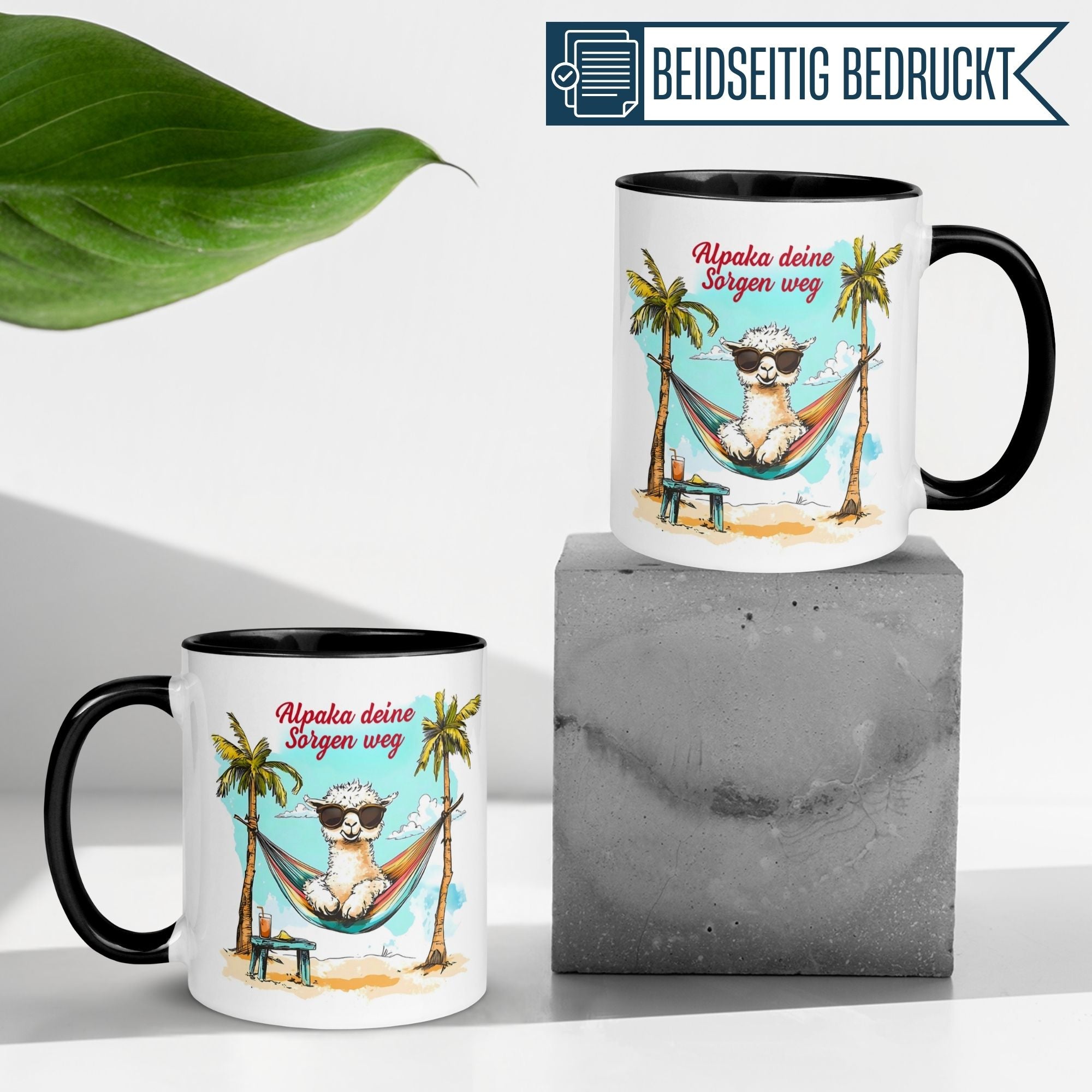 Momentals® Tasse mit Alpaka-Motiv, entspannend in Hängematte zwischen Palmen, Spruch: "Alpaka deine Sorgen weg!"