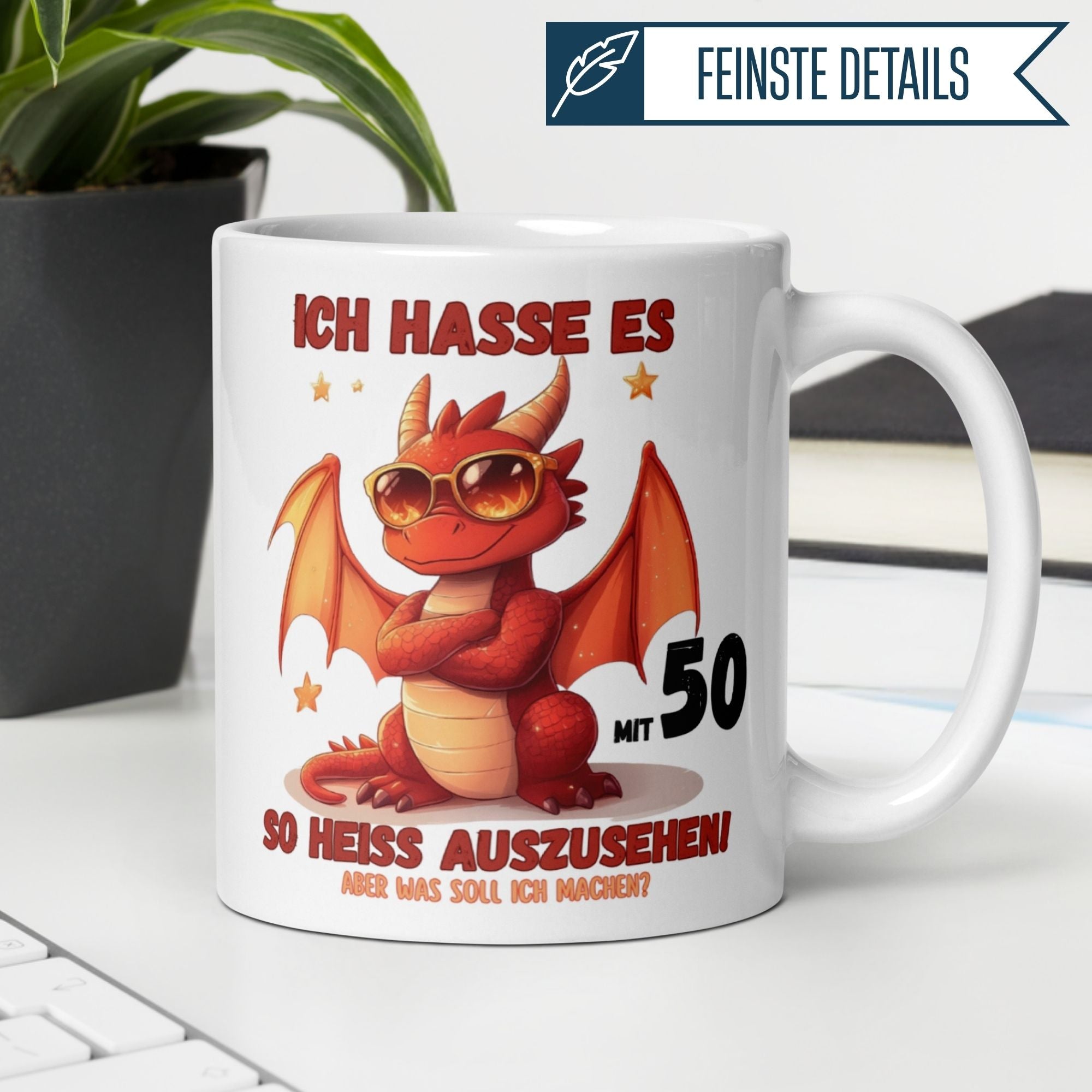 Momentals Tasse zum 50. Geburtstag mit rotem Drachen und witzigem Spruch über das Älterwerden.