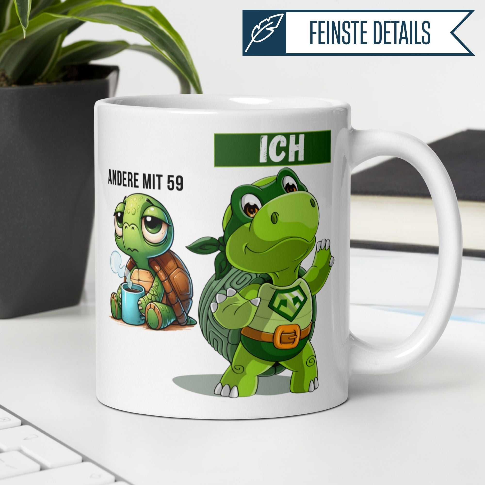 Momentals® Tasse zum 59. Geburtstag mit freundlichem Schildkröten-Motiv und Spruch 'Andere mit 59, ich zeig Power'.