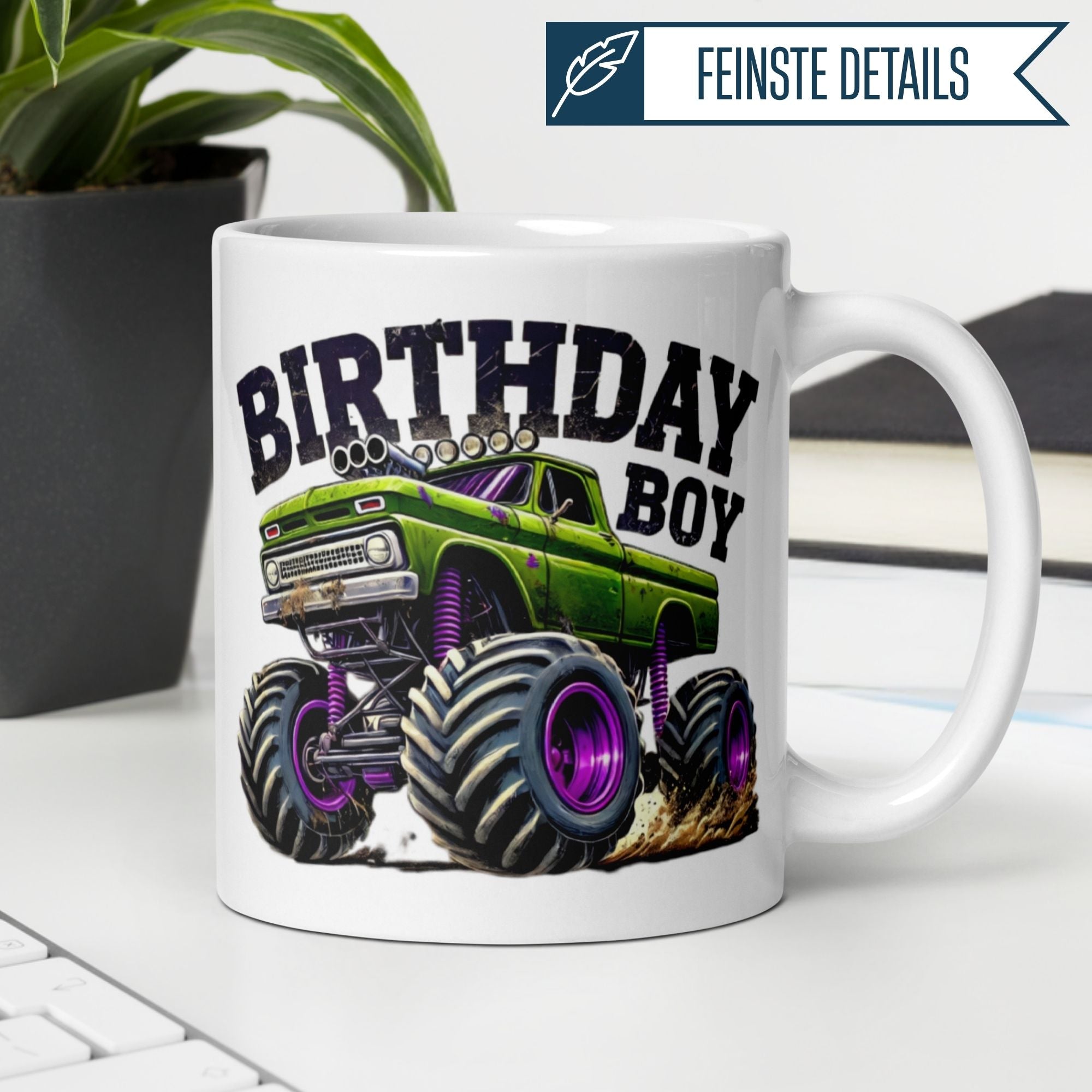 Momentals® Tasse für Kinder mit Monstertruck-Design für den Geburtstag, perfekt für Action-Fans.