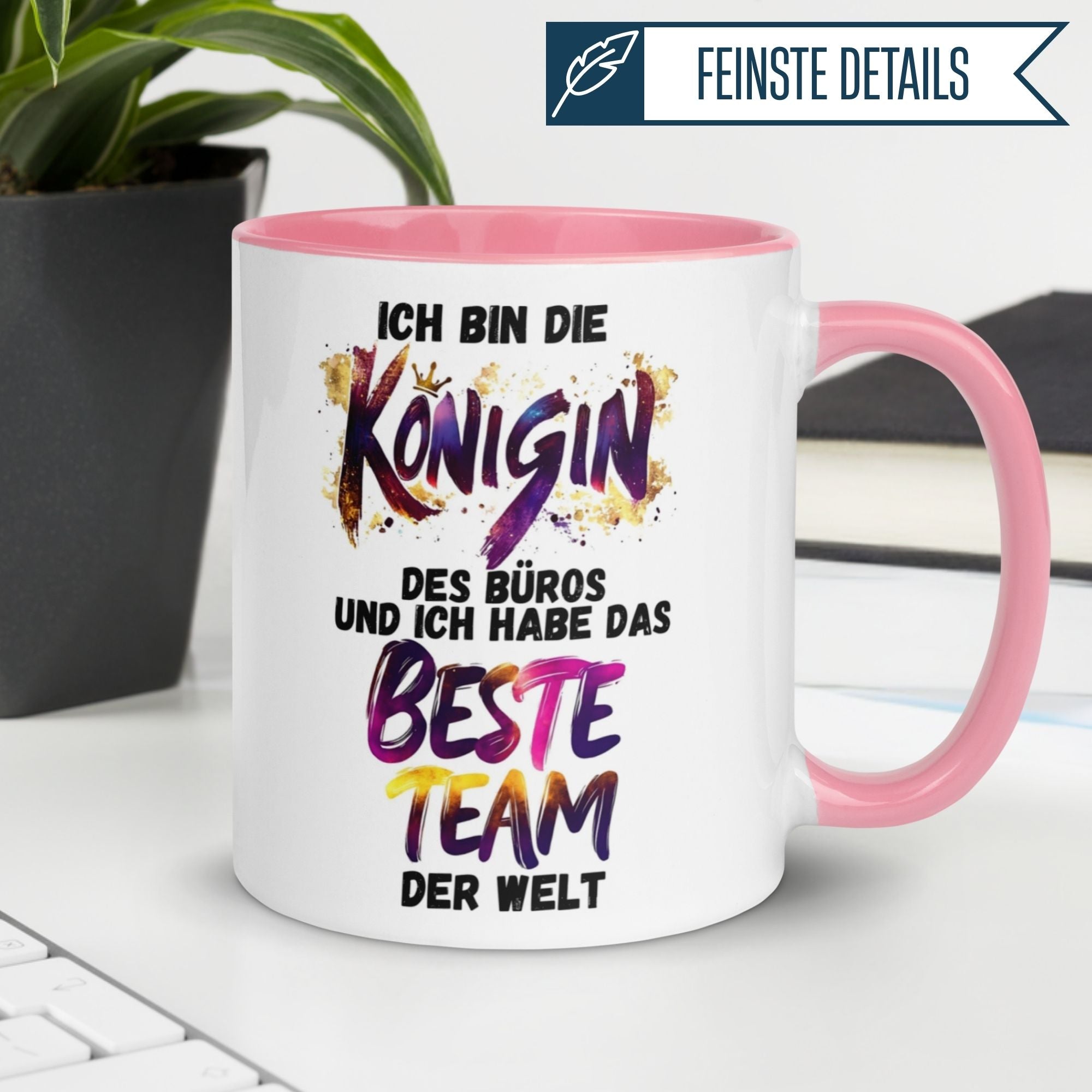 Momentals® Tasse Chefin mit buntem Motiv: "Königin des Büros und das beste Team der Welt"