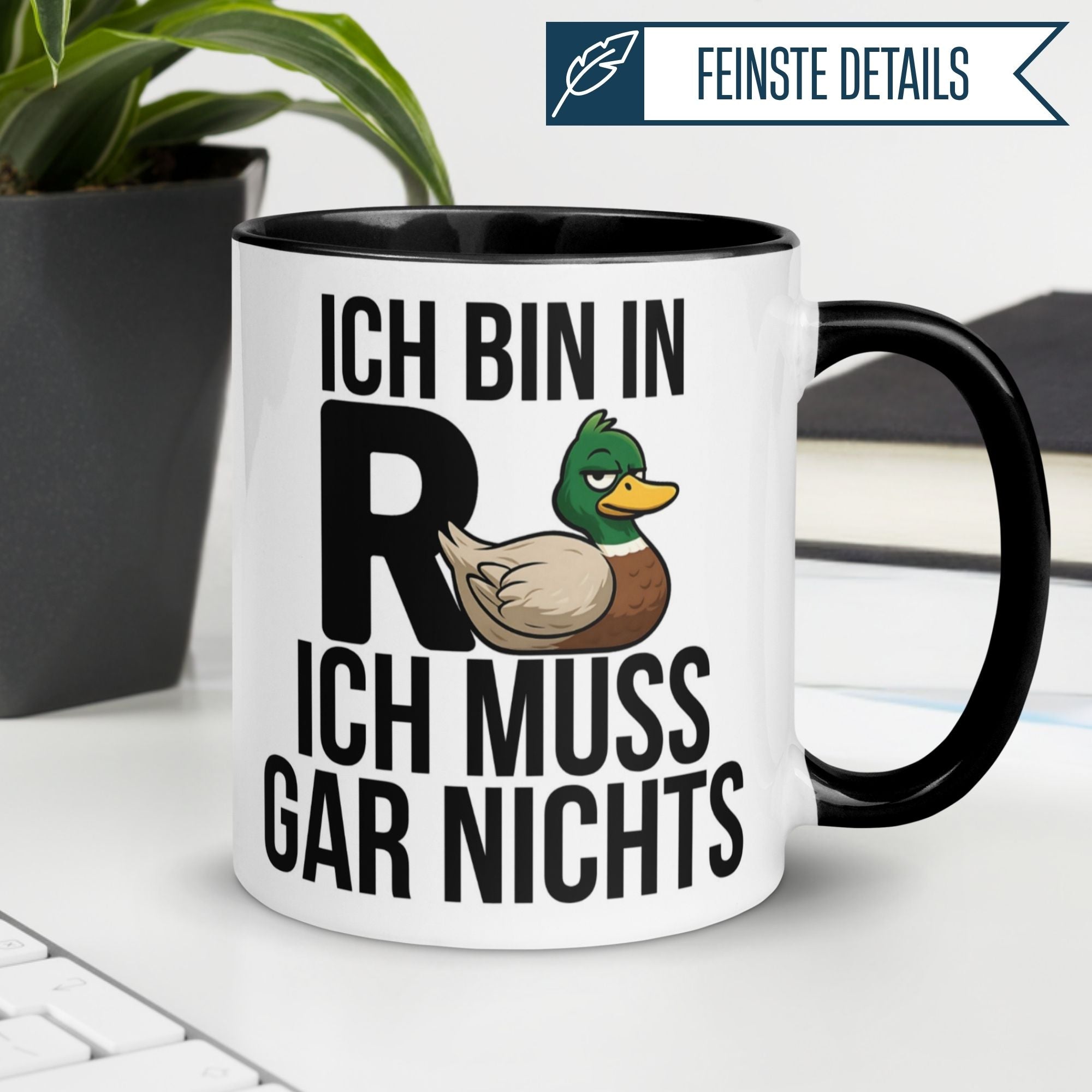 Momentals® Tasse mit lustiger Ente und Aufschrift "Ich bin in Rente – ich muss gar nichts" für Ruheständler