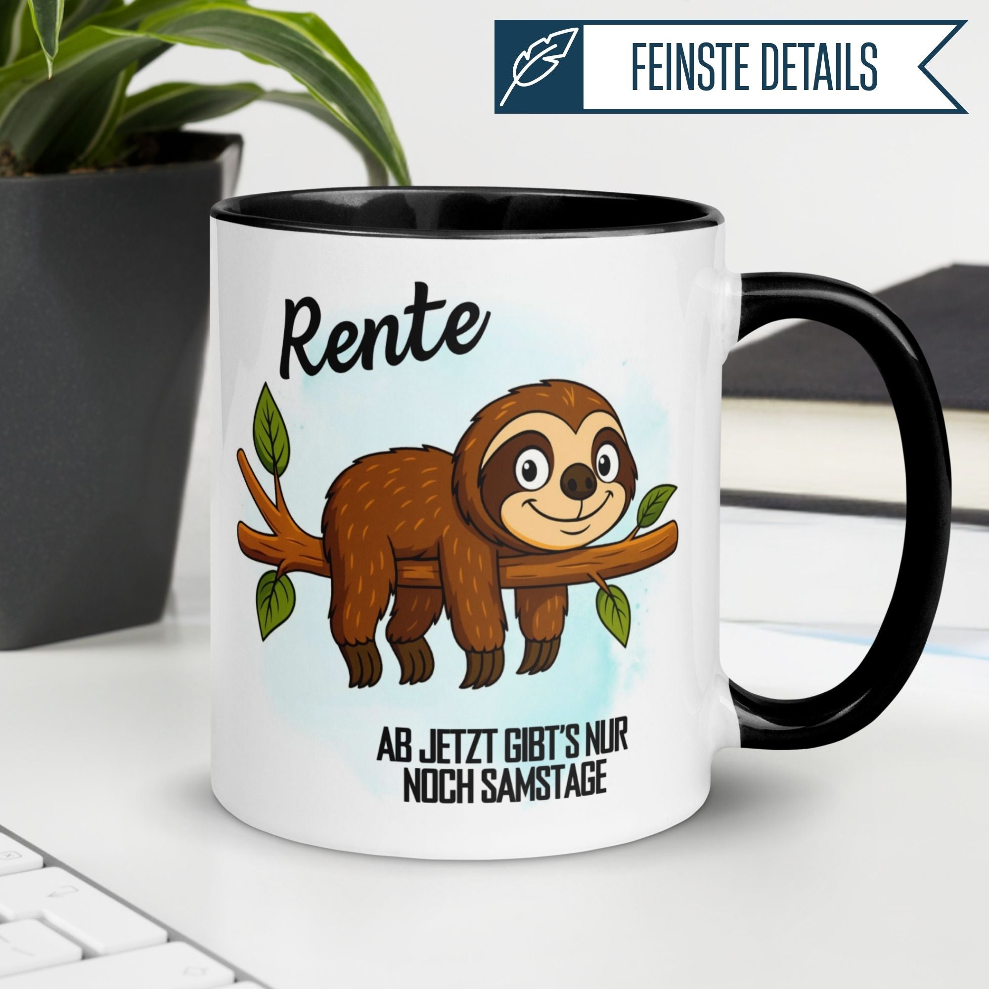 Momentals Tasse mit Faultier und Spruch "Rente - Ab jetzt gibt’s nur noch Samstage" für entspannte Ruhephasen.