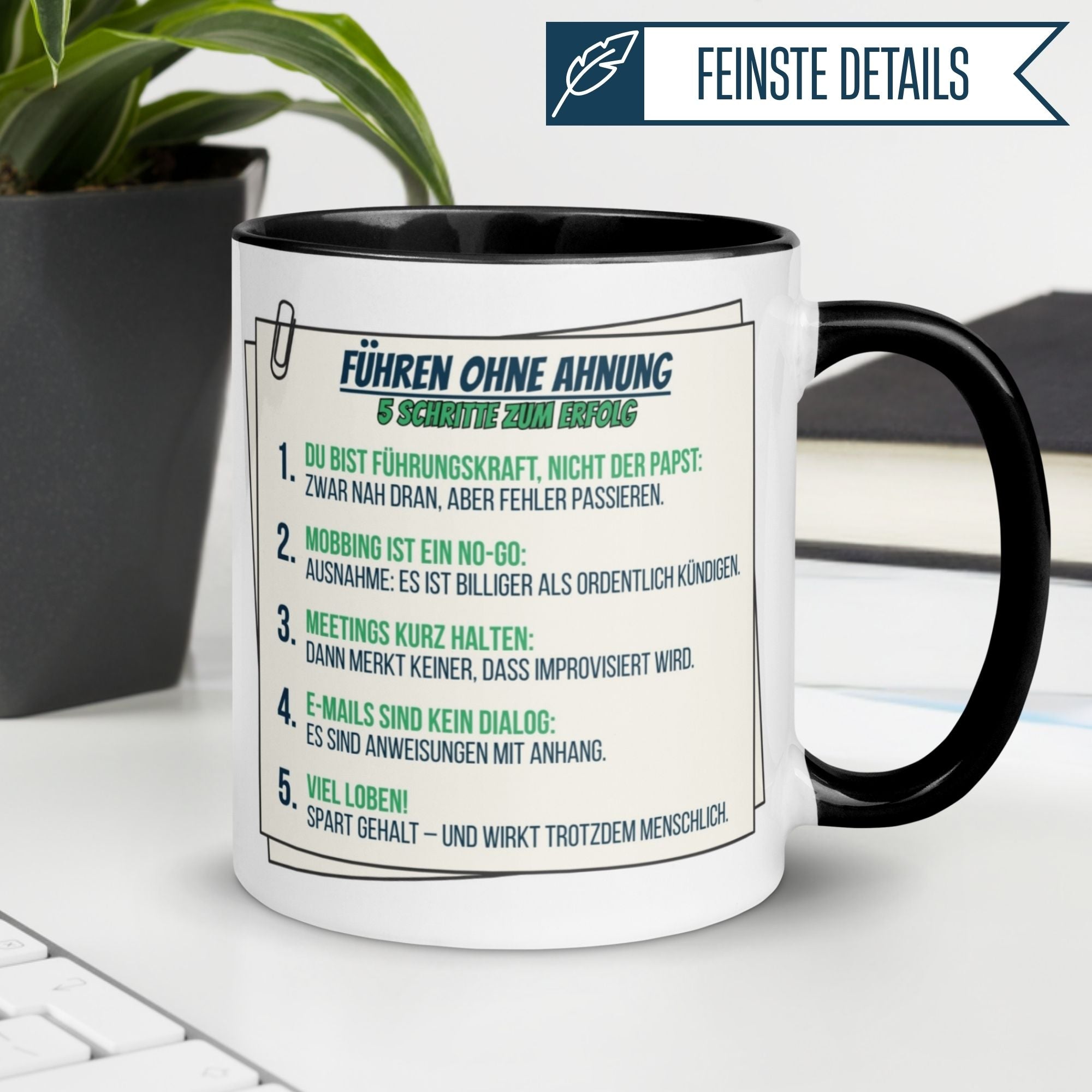 Momentals Tasse "Führen ohne Ahnung" mit humorvollen Tipps für Chefs und Chefinnen.