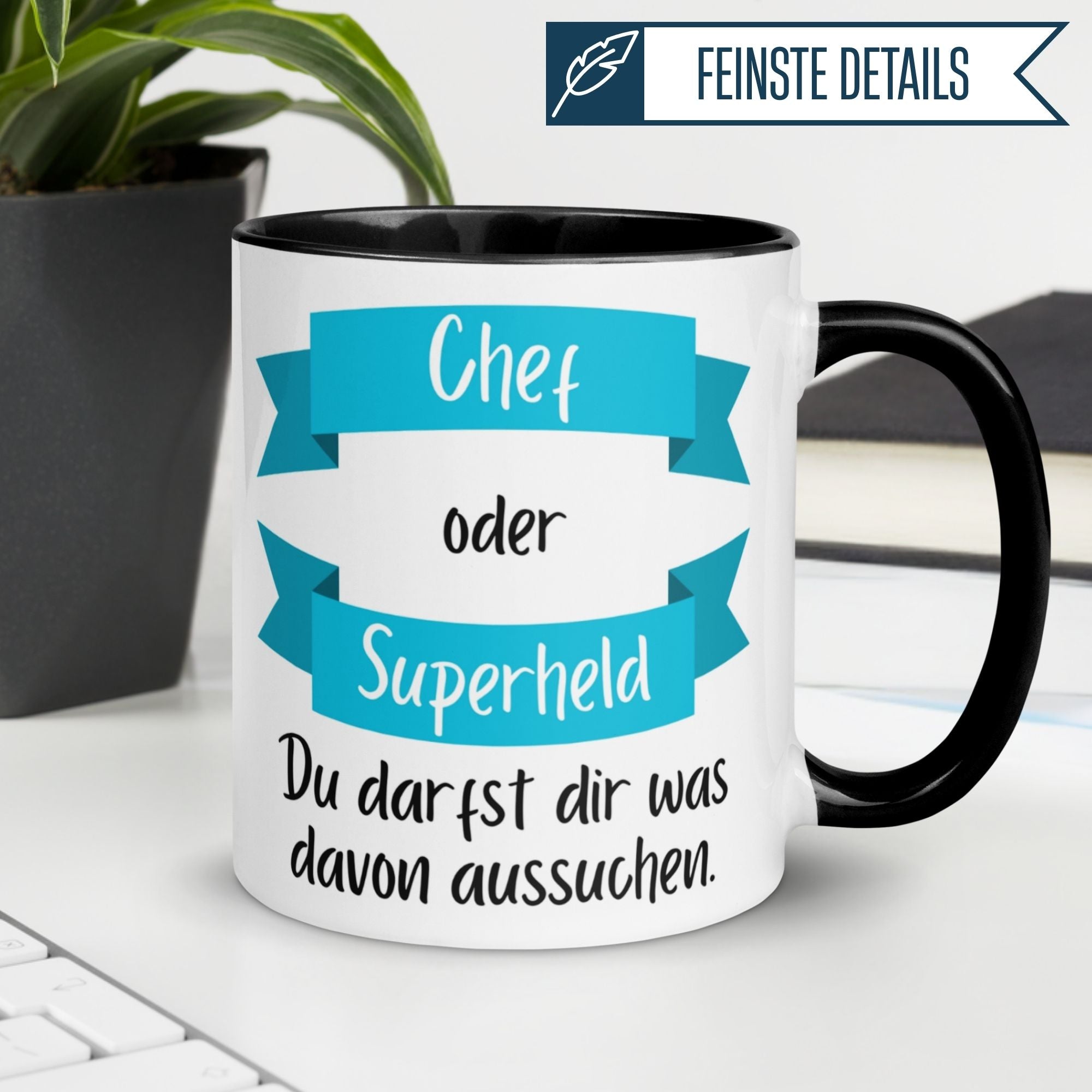 Momentals Tasse mit Spruch "Chef oder Superheld" für humorvolle Abschiede im Büro