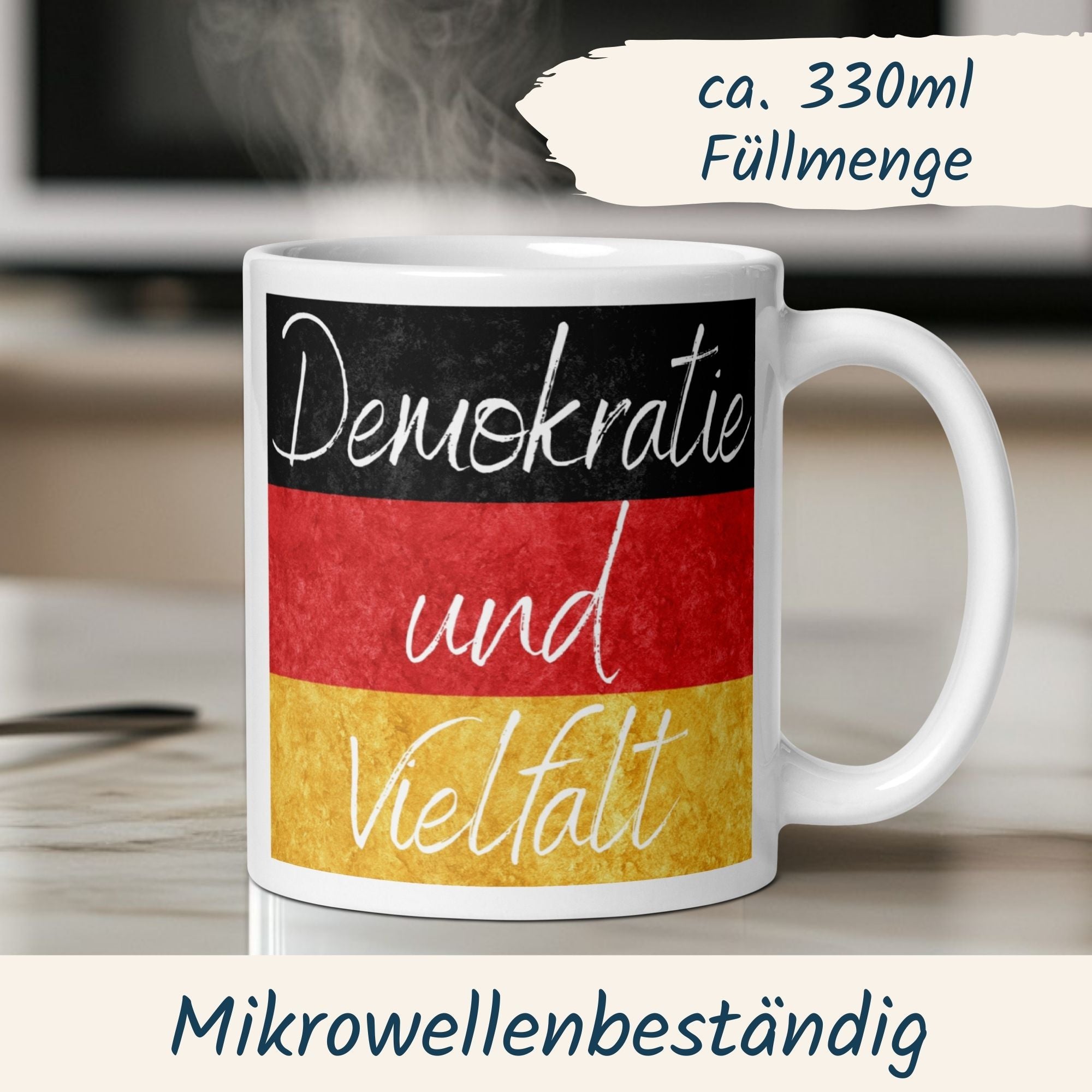 Momentals® Tasse mit dem Spruch „Demokratie und Vielfalt“ im Deutschland-Design, ideal für Kaffee und Teepause.
