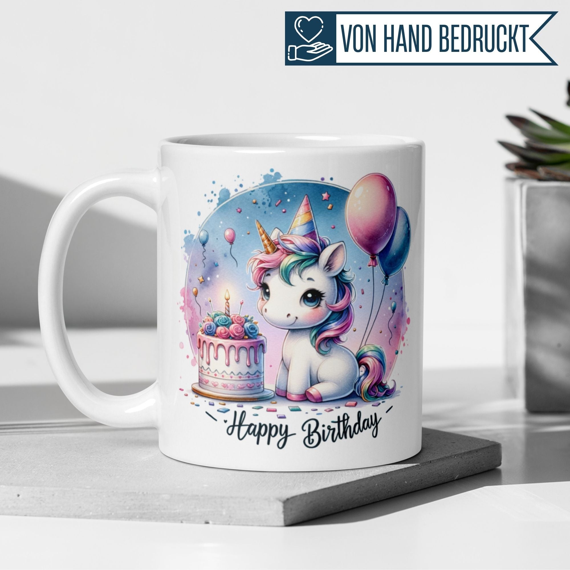 Bunte Momentals® Tasse mit Einhorn, Geburtstagstorte und Luftballons für magische Kaffee-Momente.