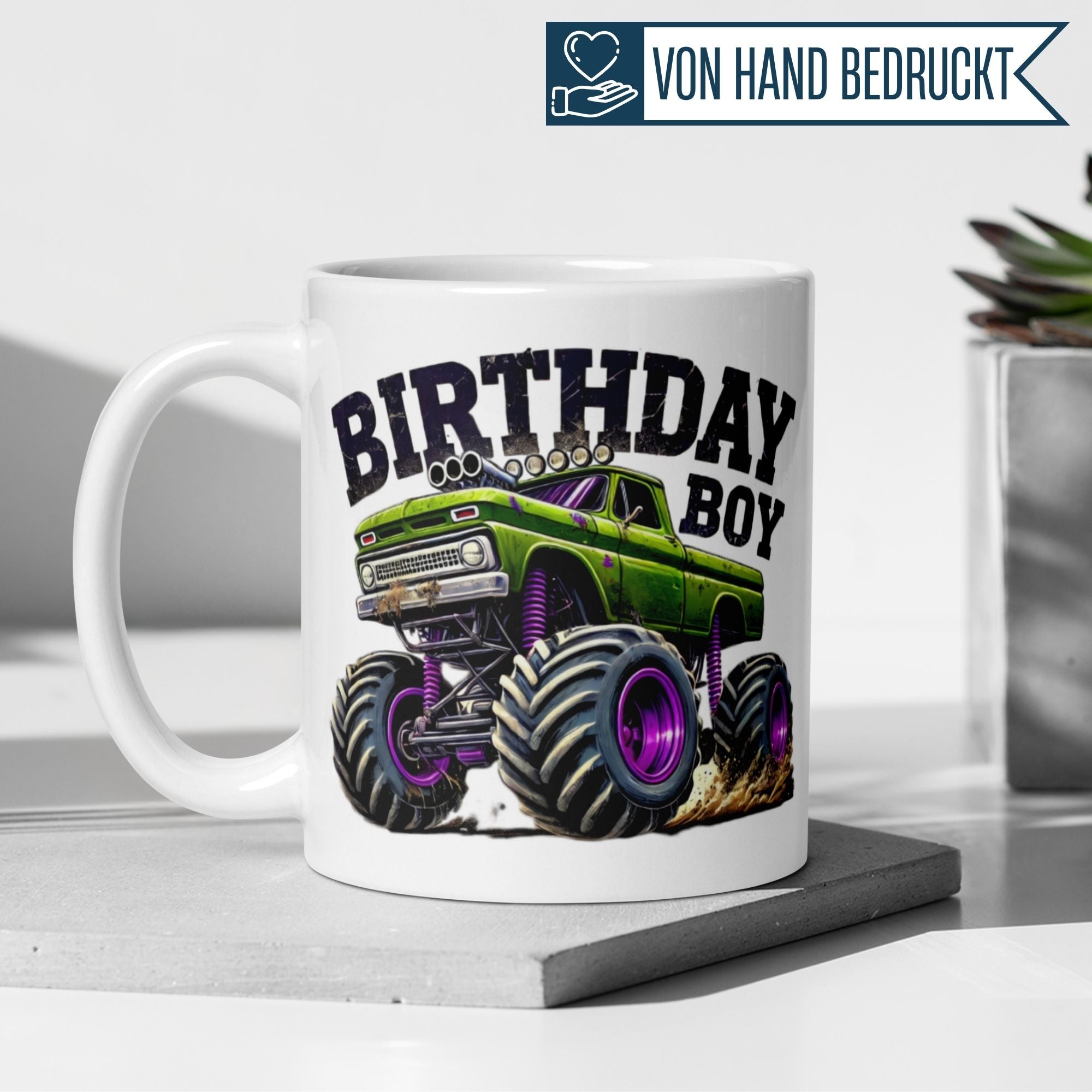 Momentals Tasse für Geburtstag mit Monstertruck im Comicstil für kleine Action-Fans