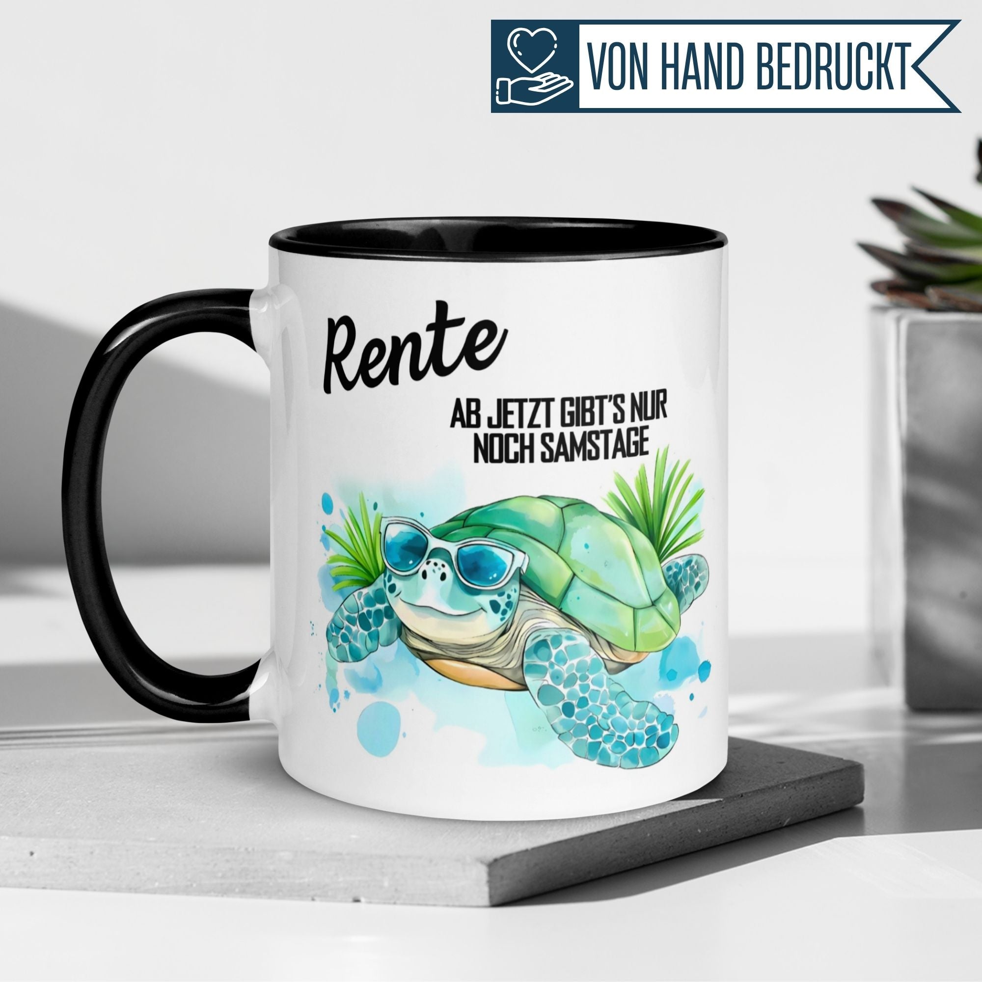 Tasse mit entspannter Schildkröte, Sonnenbrille und Spruch "Rente - Ab jetzt gibt’s nur noch Samstage".