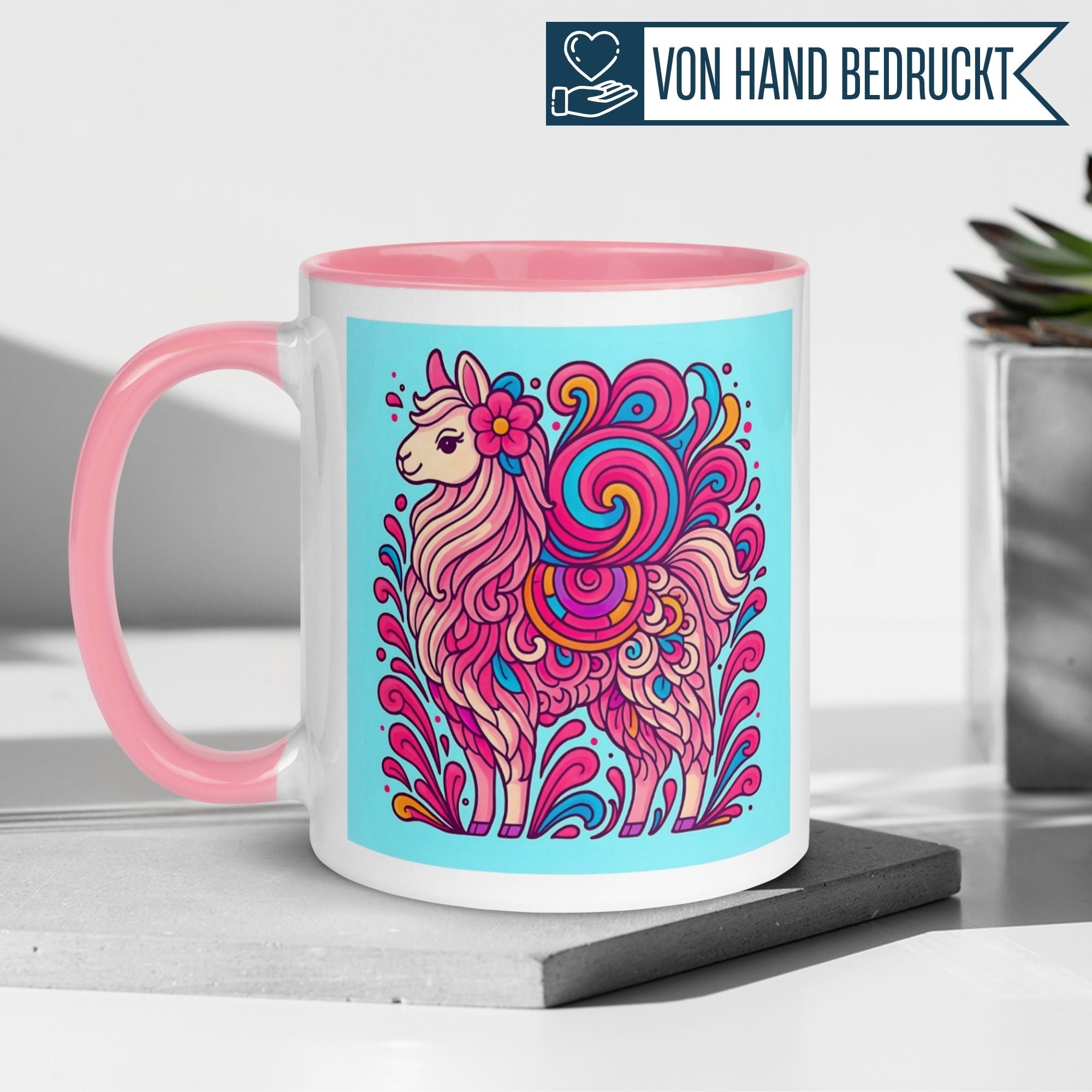 Bunte Momentals Tasse mit Lama-Illustration im psychedelischen Design, perfekt für Tierliebhaber.