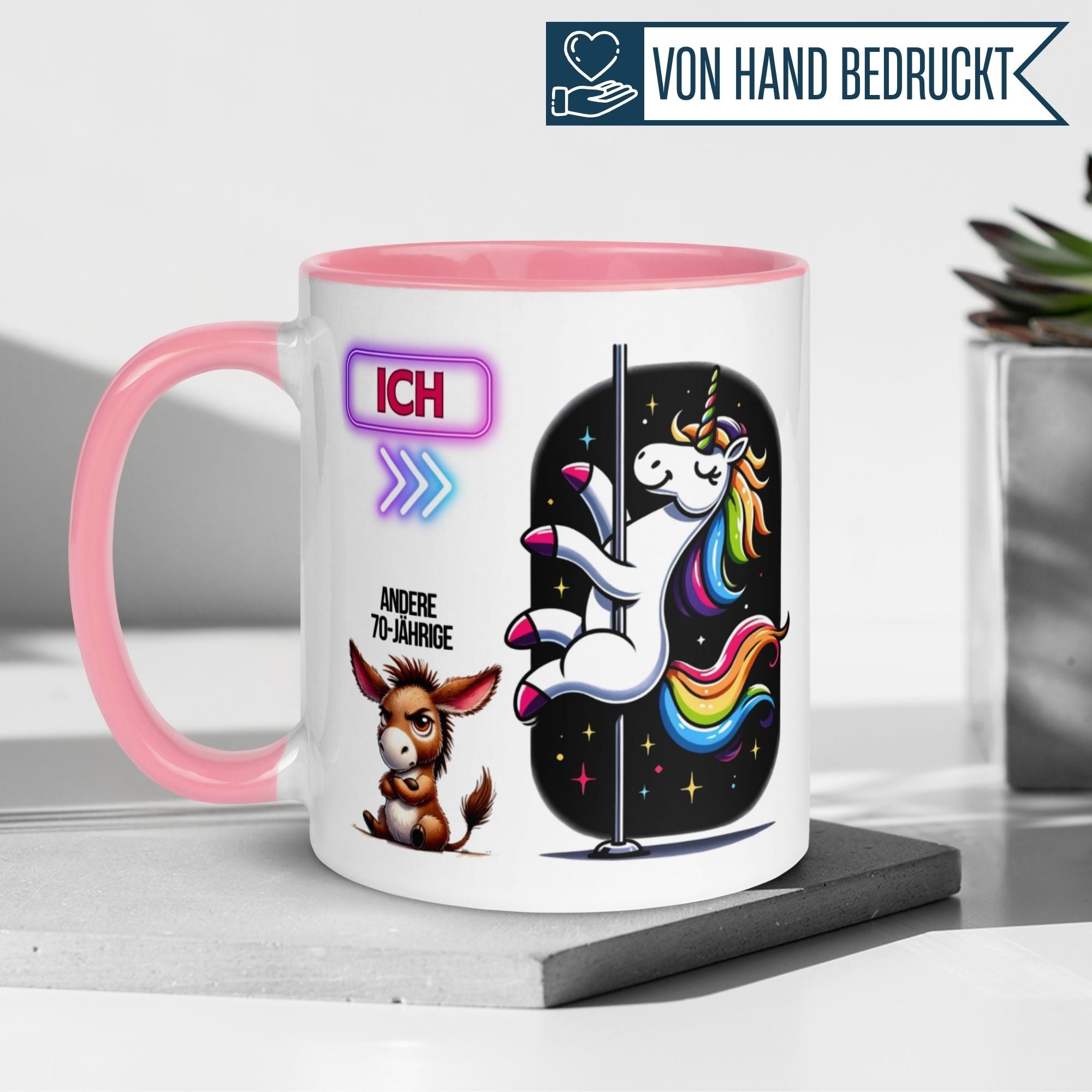 Momentals® Geburtstagstasse für 70-Jährige mit Einhorn und Spruch "Andere mit 70 – ich..."