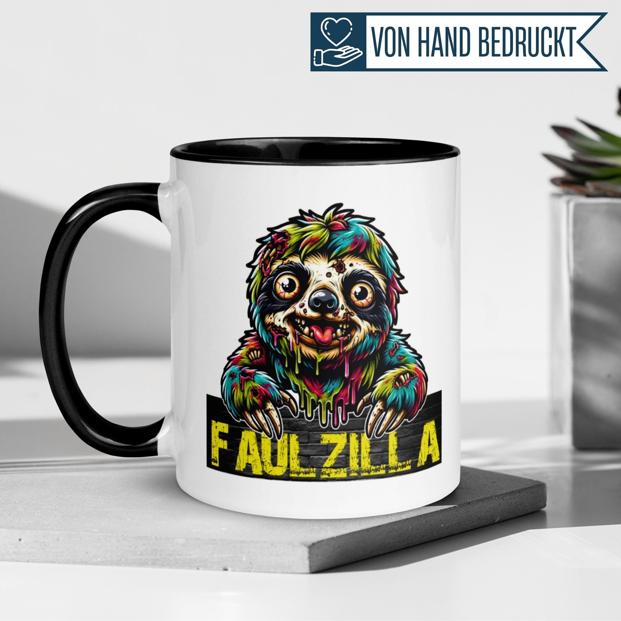 Bunte Momentals Tasse mit Faulzilla-Motiv, einem witzigen Monster-Faultier, perfekt für Tierfreunde!