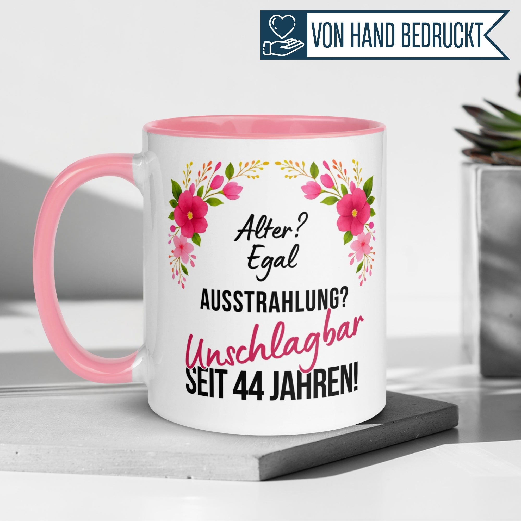 Momentals® Tasse 44. Geburtstag | Blumen & Spruch | Ausstrahlung - Unschlagbar seit 44 Jahren