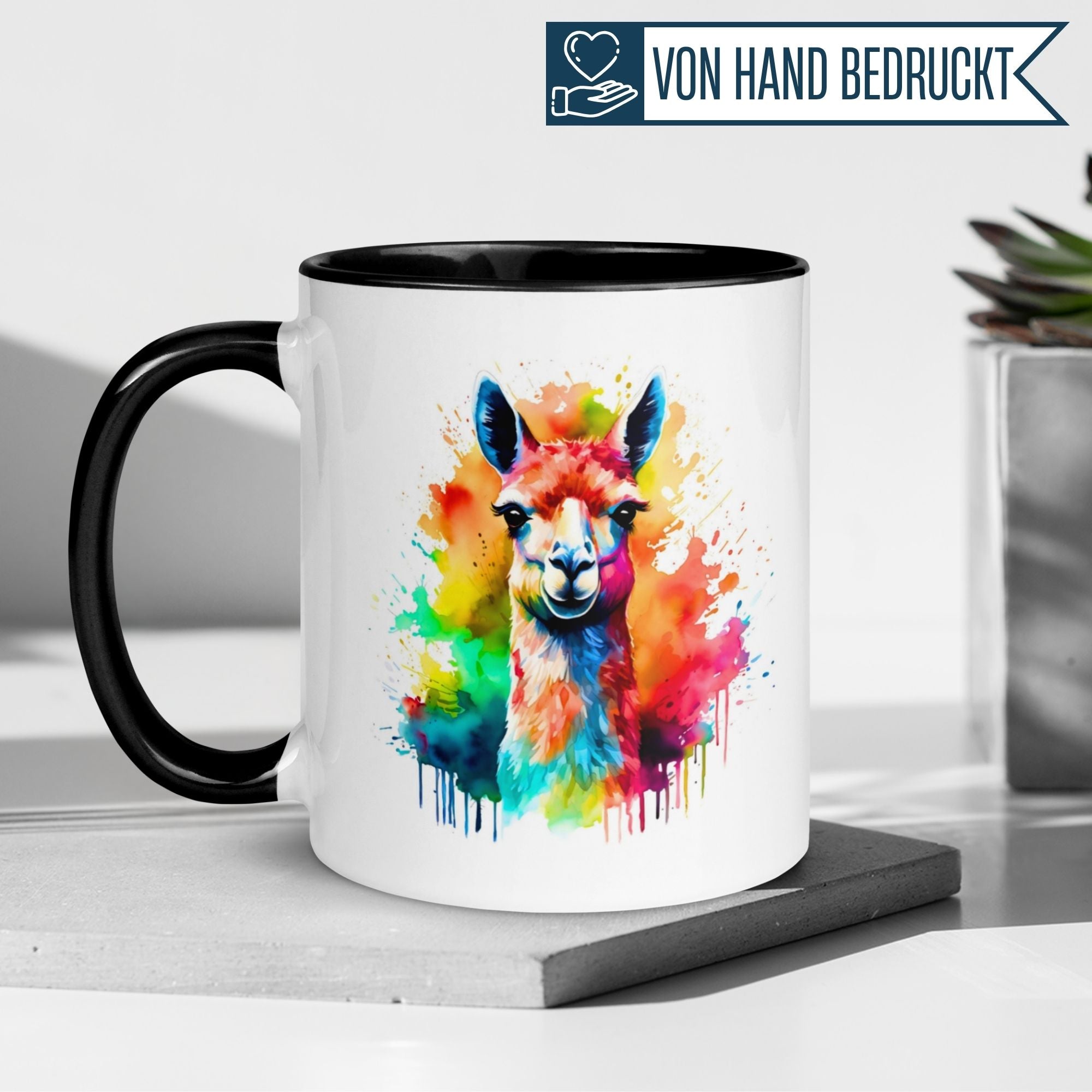Momentals® Tasse mit buntem Lama-Aquarell-Motiv, perfekt für Tierliebhaber und farbenfrohe Frühstücksmomente.