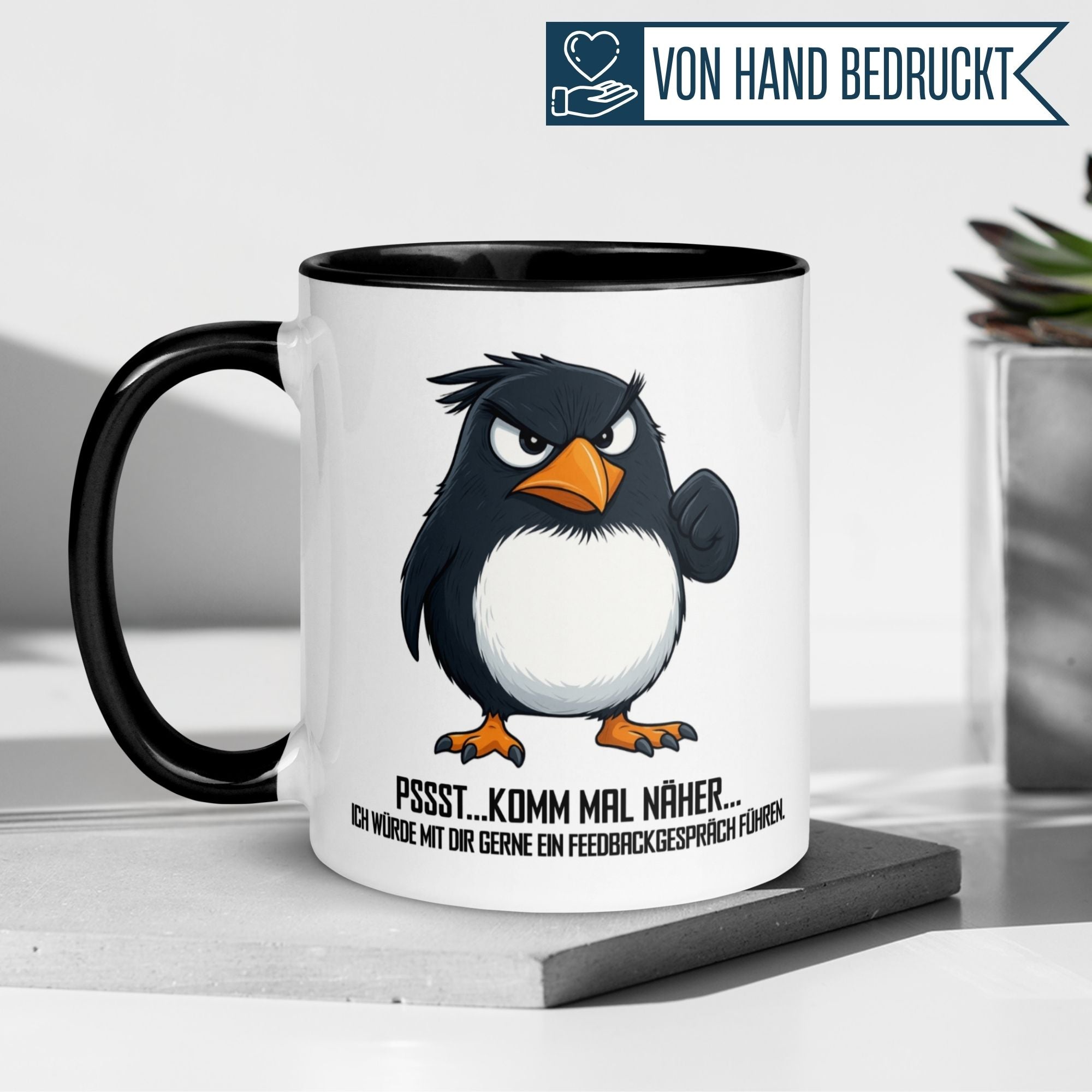 Momentals Tasse mit Pinguin und Spruch für Morgenmuffel – humorvolles Design für Kaffeeliebhaber.