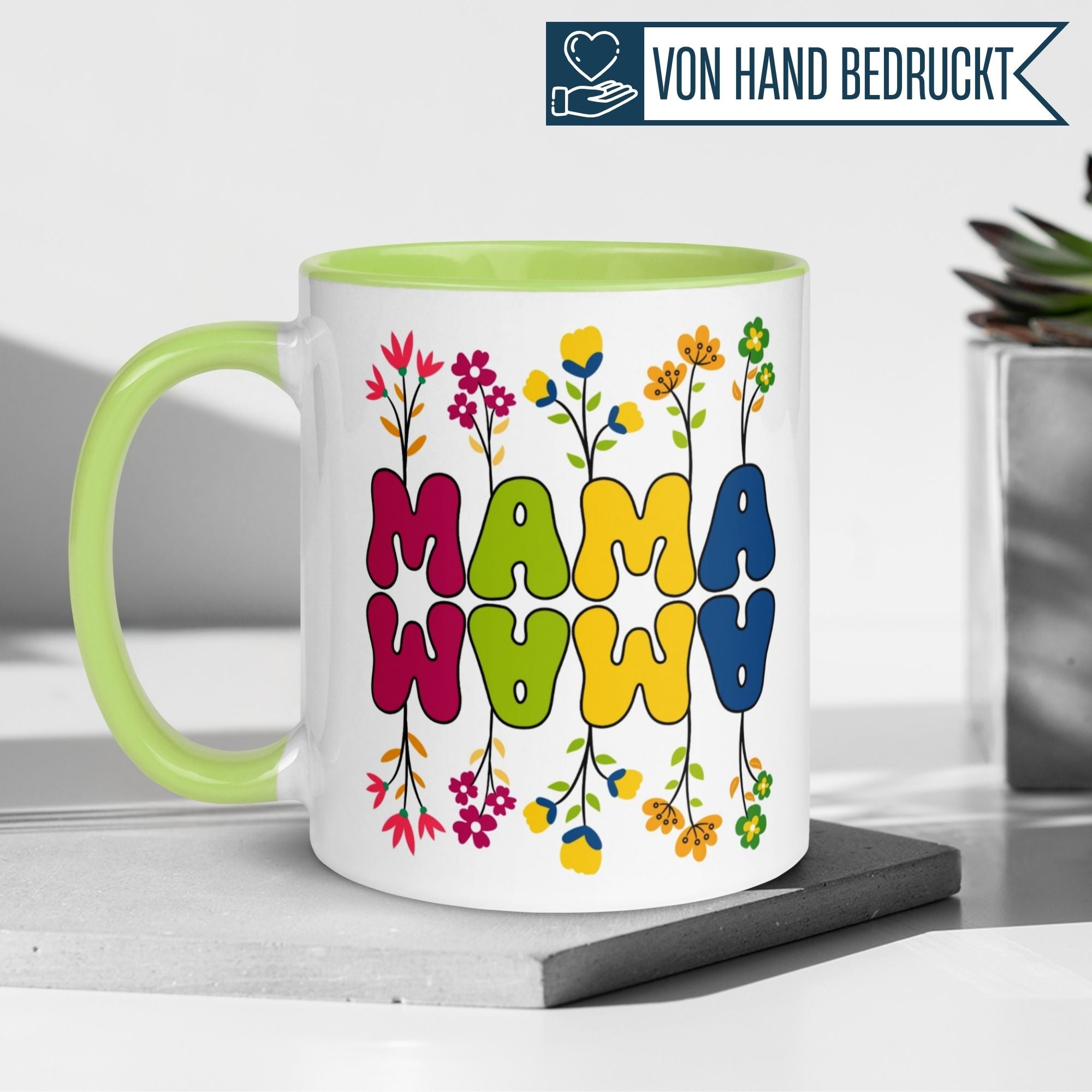 Momentals® Tasse Mama | Patchwork-Muster & Illustration | Bunte Buchstaben im Retro-Look