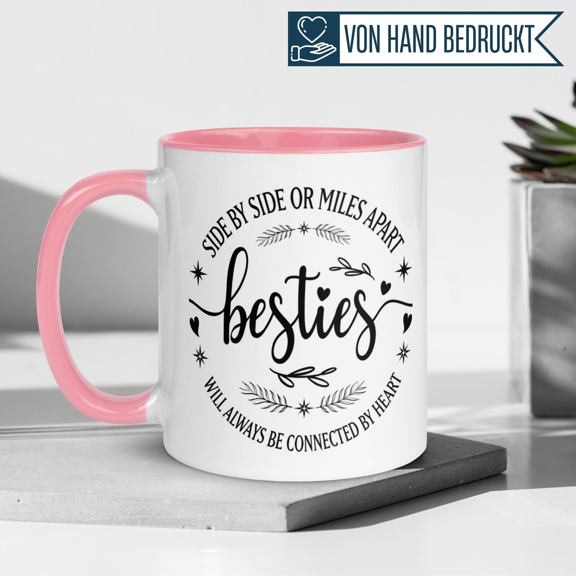 Momentals Tasse in Pink mit Spruch über Freundschaft – perfekt für beste Freundinnen.