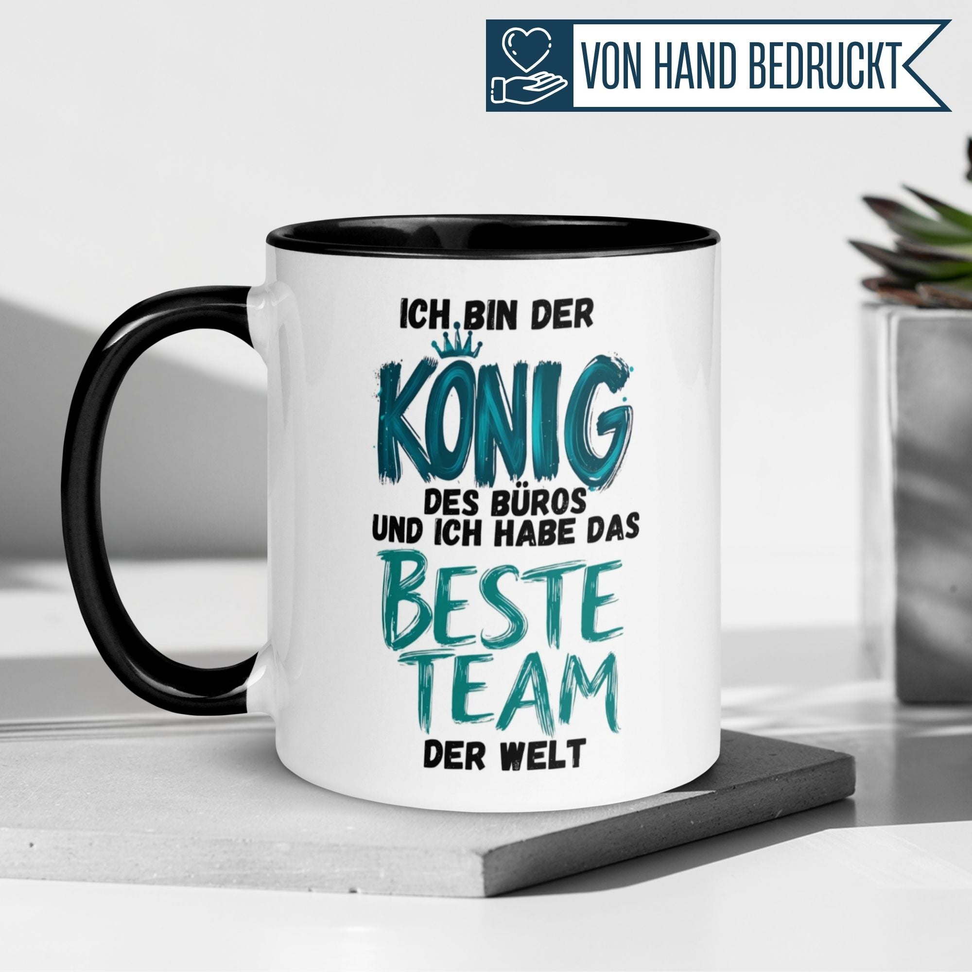 Momentals Tasse Chef mit Spruch 'König des Büros und bestes Team' in stilvollem Design.