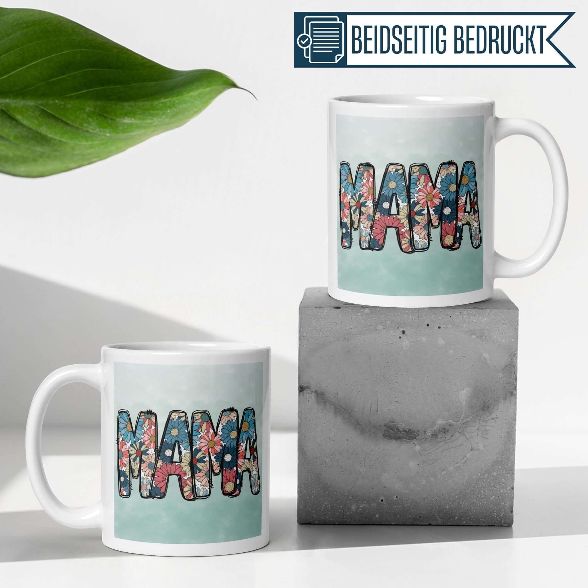 Bunte Mama-Tasse mit Blumenmuster auf Mintgrün, perfekt für Geschenke zum Muttertag und jeden Anlass.