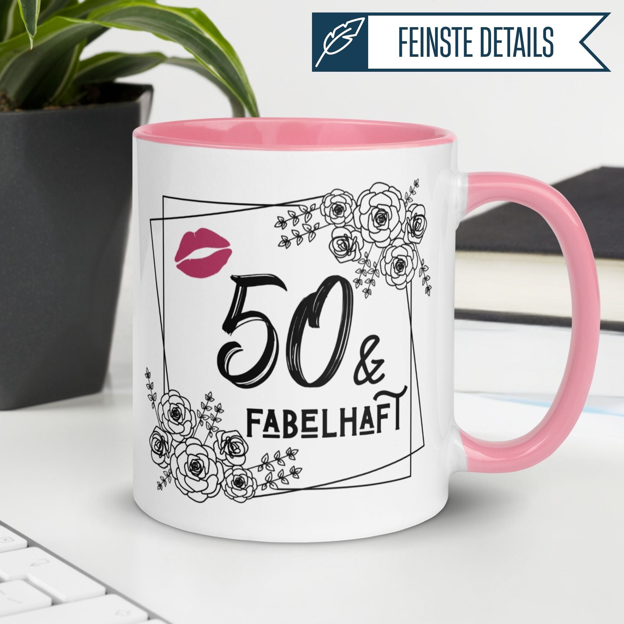 Momentals Tasse zum 50. Geburtstag mit Blumen und Spruch "50 & Fabelhaft" - Perfektes Geschenk für Frauen.