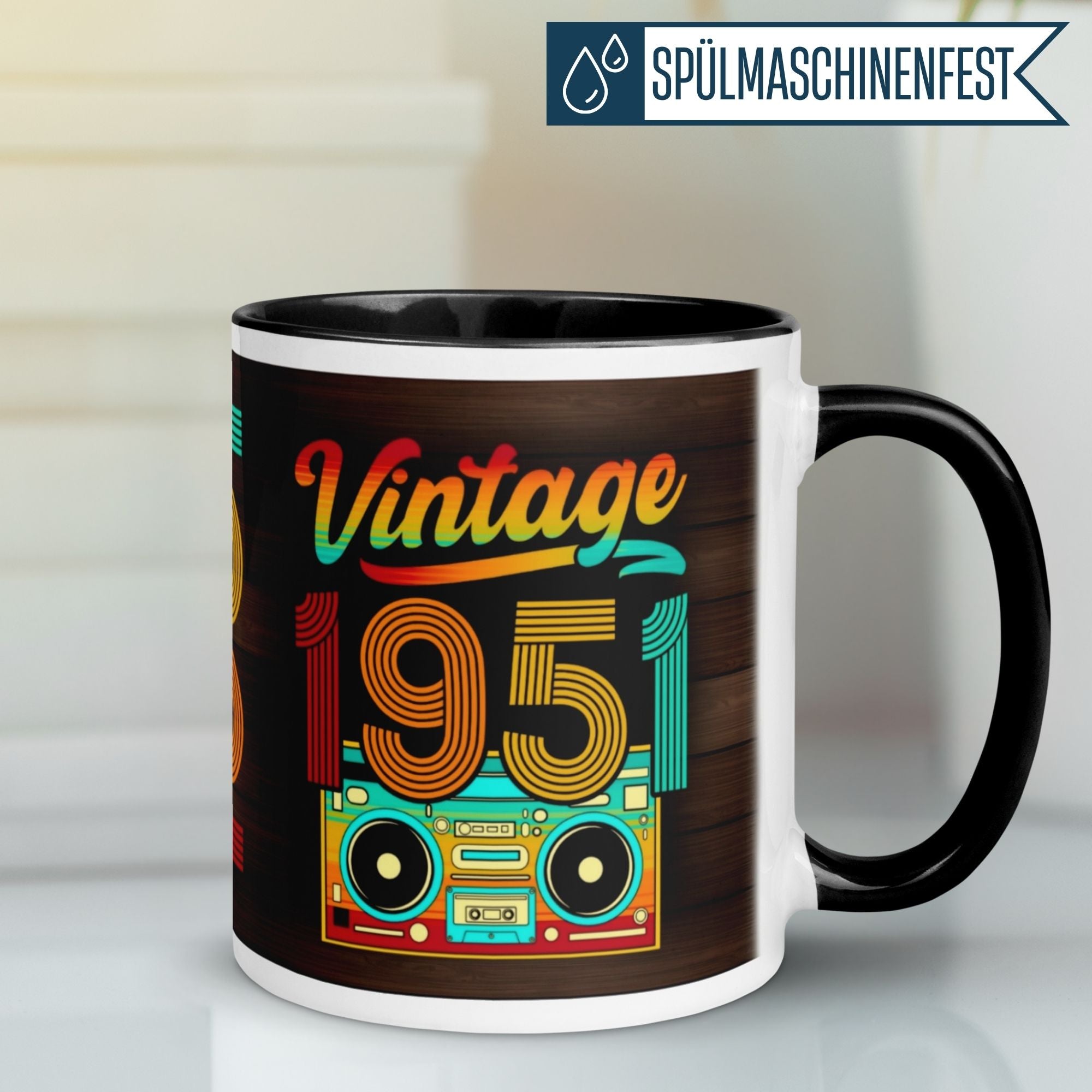 Momentals® Tasse für 74. Geburtstag, Vintage Design 1951 mit buntem Retro-Motiv.