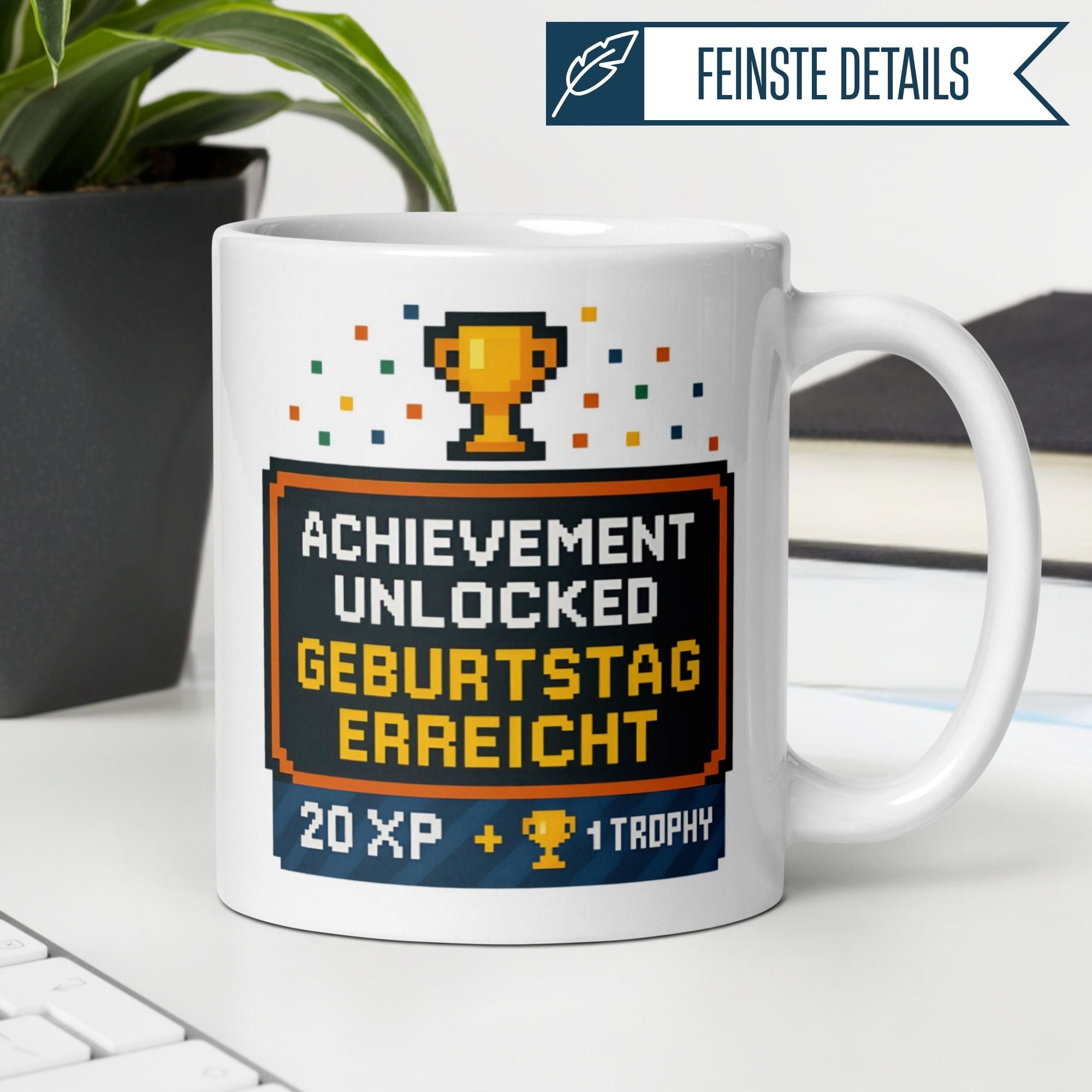 Momentals® Tasse mit Spruch "Achievement Unlocked - Geburtstag erreicht" für Gamer und Geburtstagsfeiern.