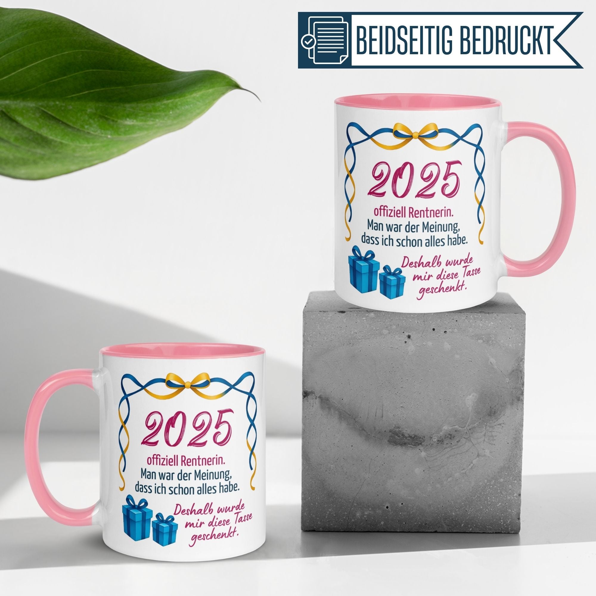 Momentals Tasse Rente 2025 für Rentnerinnen, bunt mit freudigem Spruch und Geschenken.