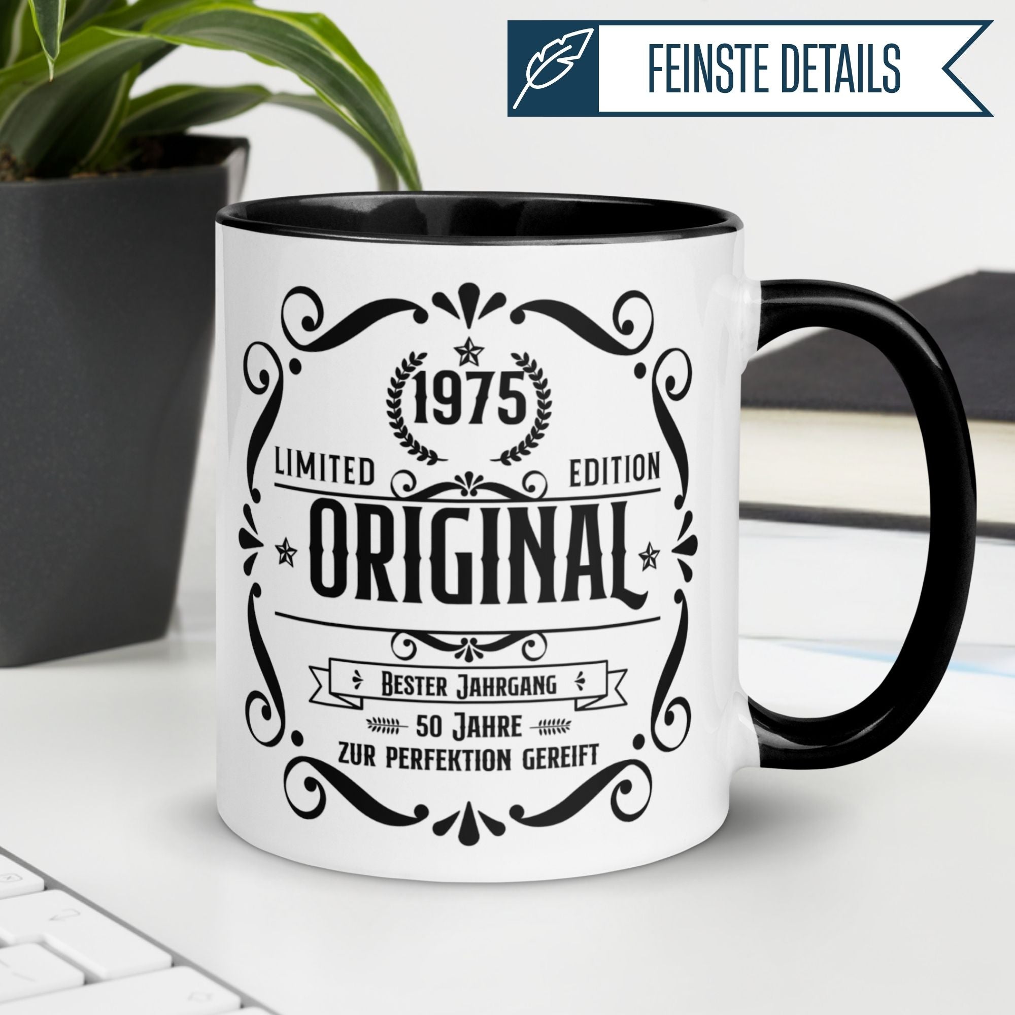 Momentals® 50. Geburtstag Tasse für Männer mit kreativem Spruch und 1975 Design, perfekte Geschenkidee.