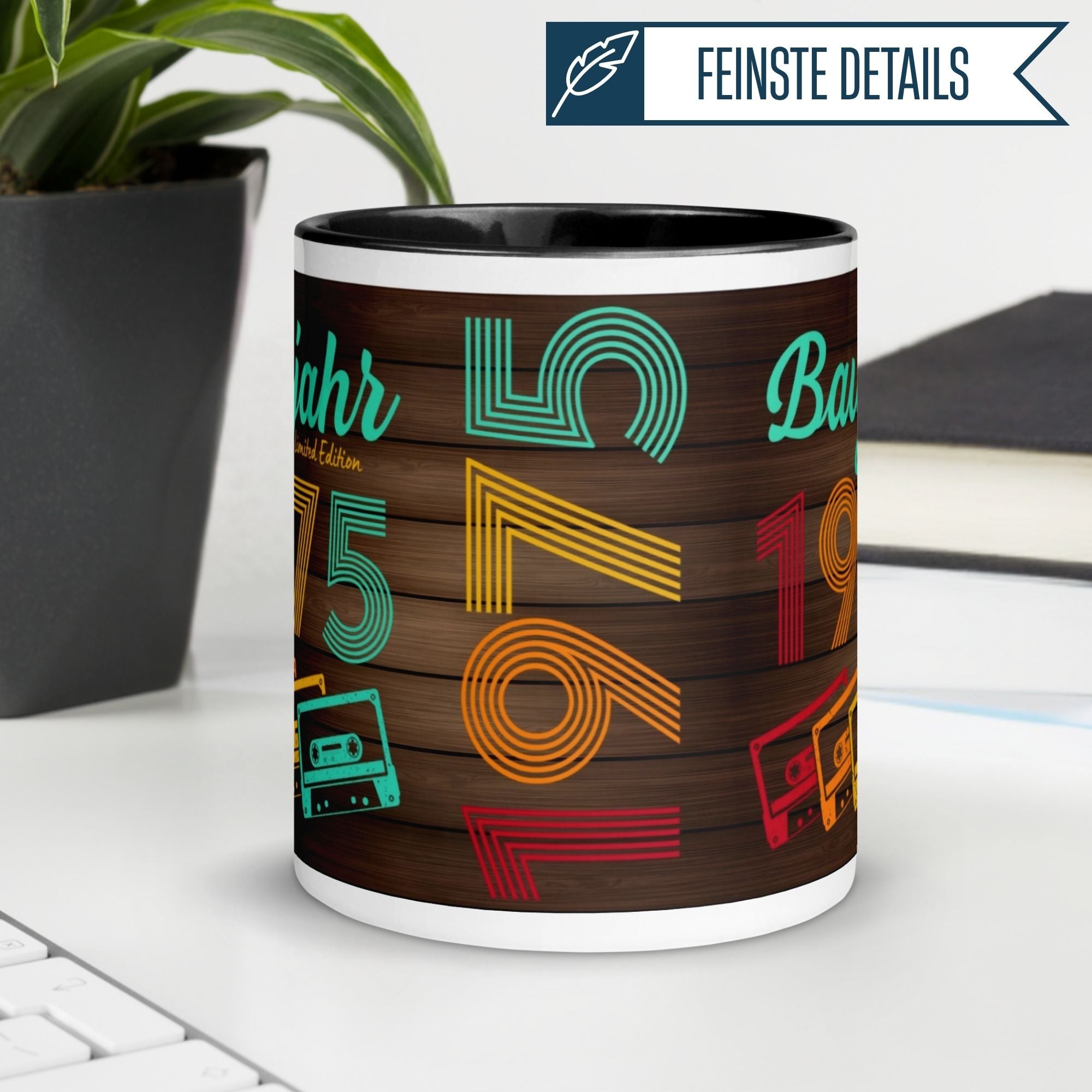 Momentals® Tasse 50. Geburtstag 1975 mit bunten Retro-Motiven für nostalgische Kaffeegenießer.