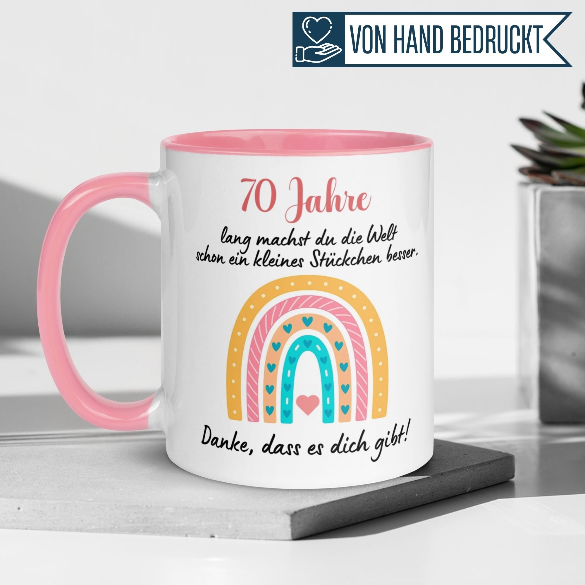 Momentals® Tasse zum 70. Geburtstag mit bunter Regenbogen-Grafik und liebevollem Spruch für Frauen