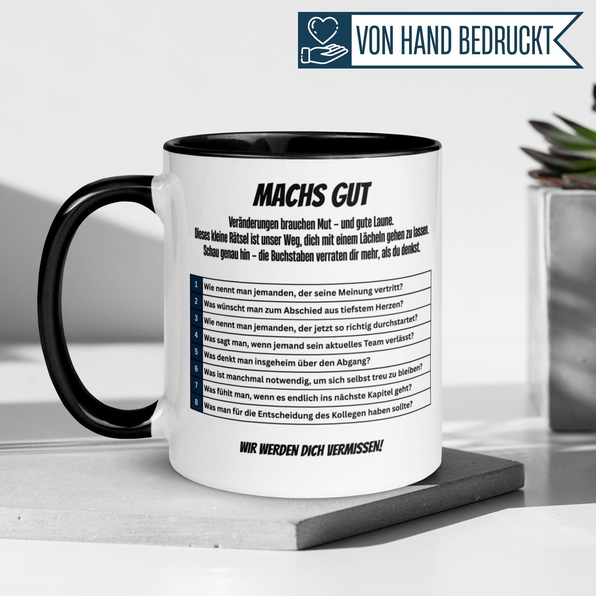 Momentals® Tasse Abschied mit Spruch und Kreuzworträtsel, humorvoll und wertschätzend gestaltet.
