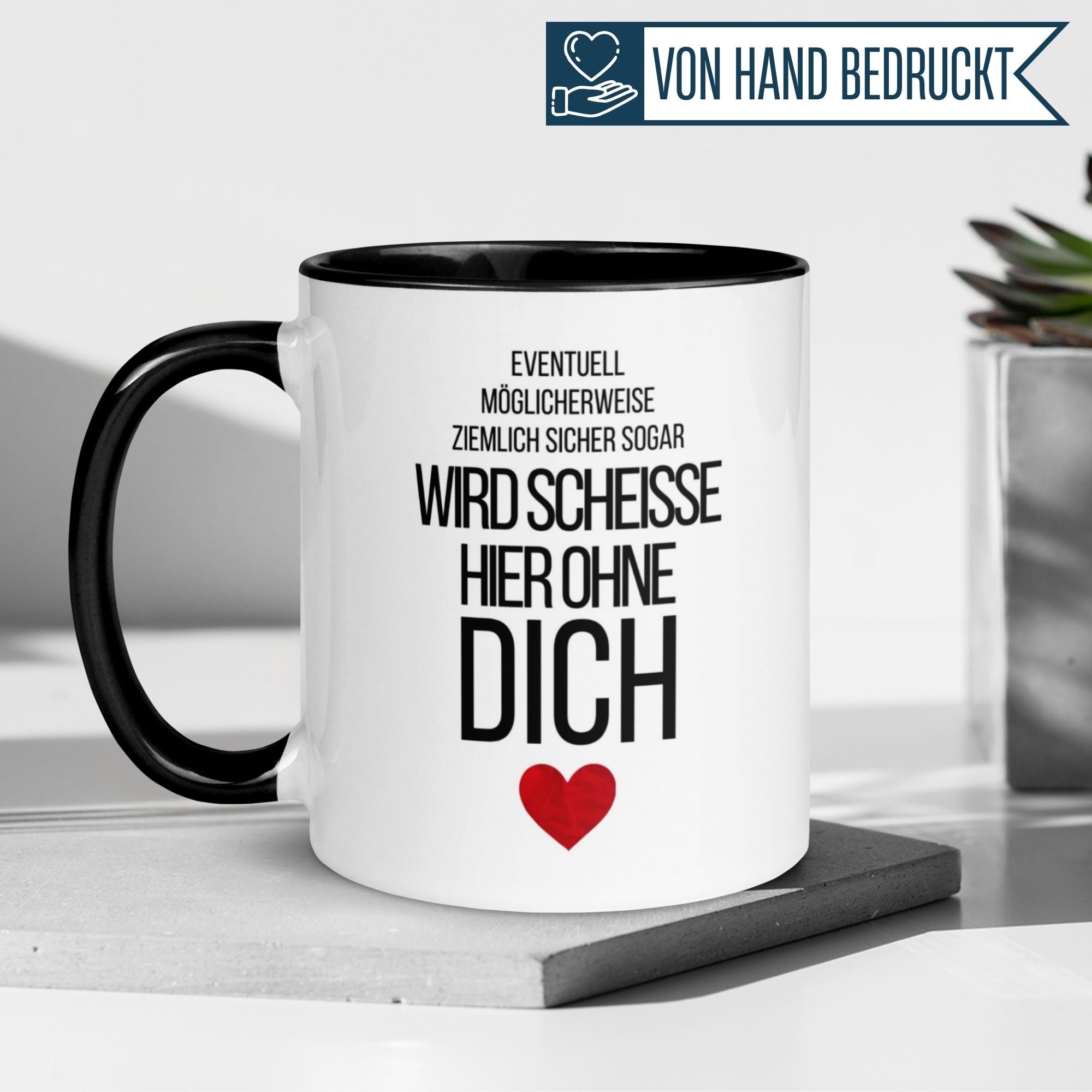 Momentals Tasse mit humorvollem Abschiedstext, schwarzer Typografie und rotem Herz, handbedruckt.